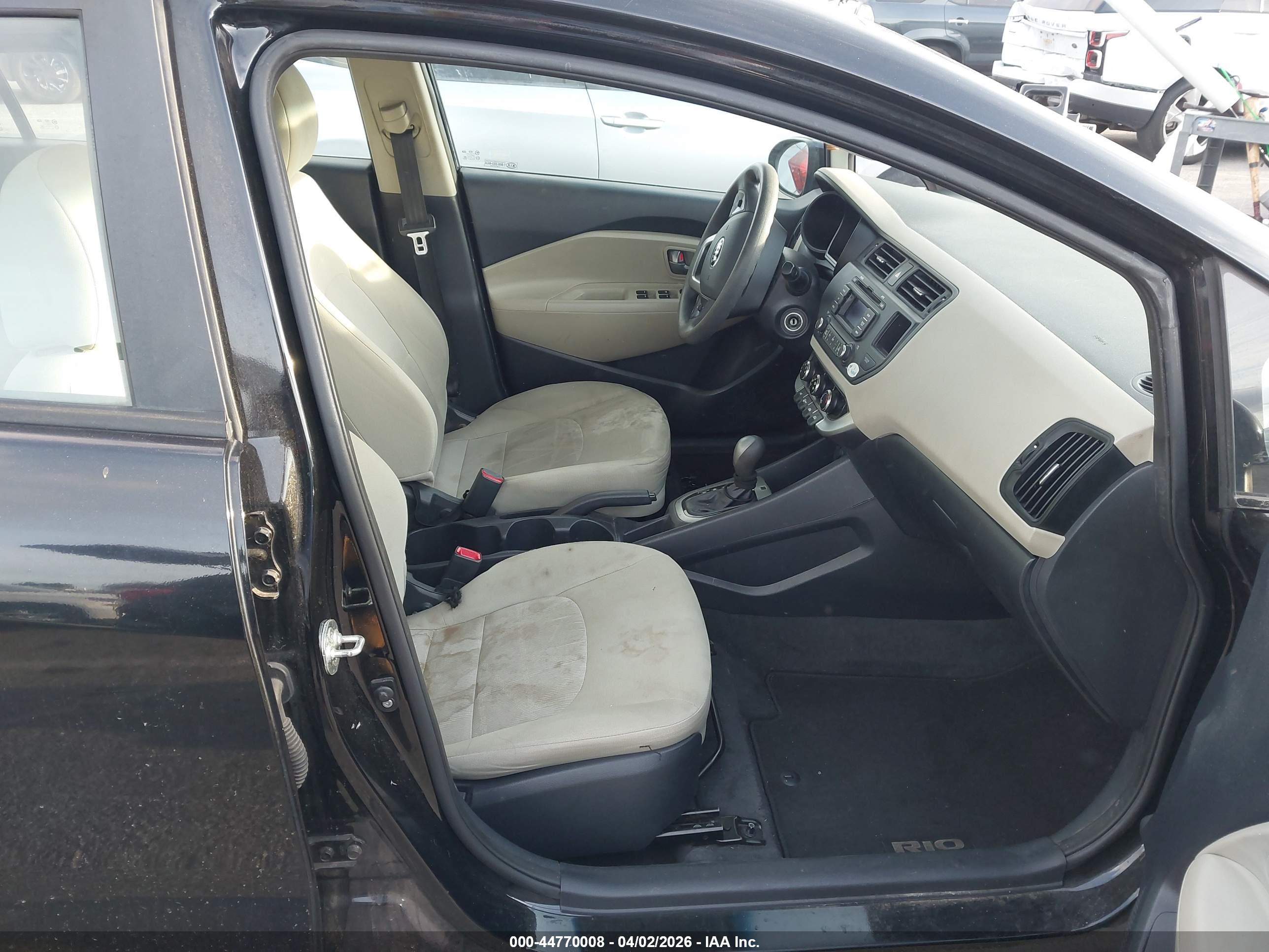 KIA RIO image 5