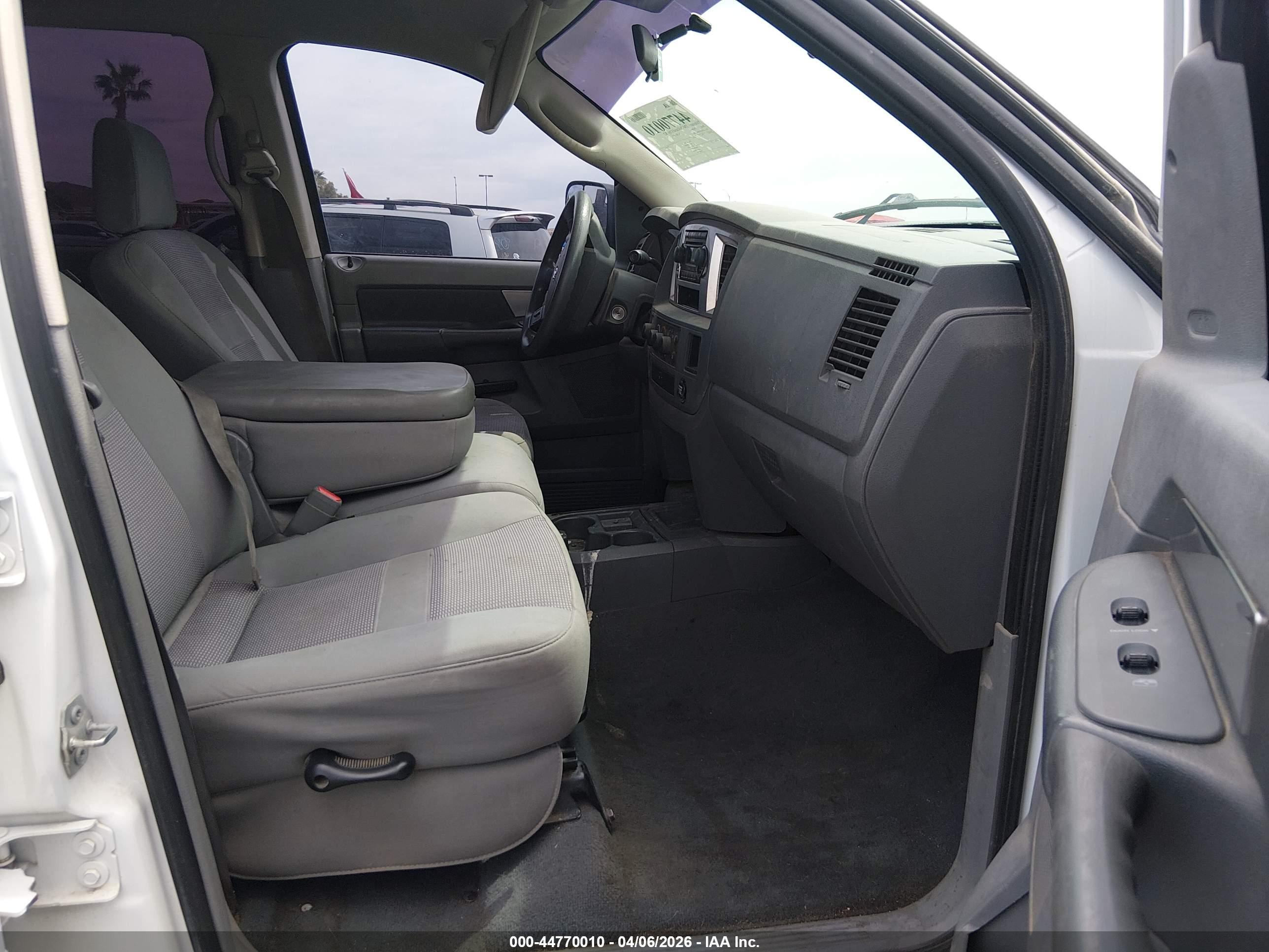 DODGE RAM image 5