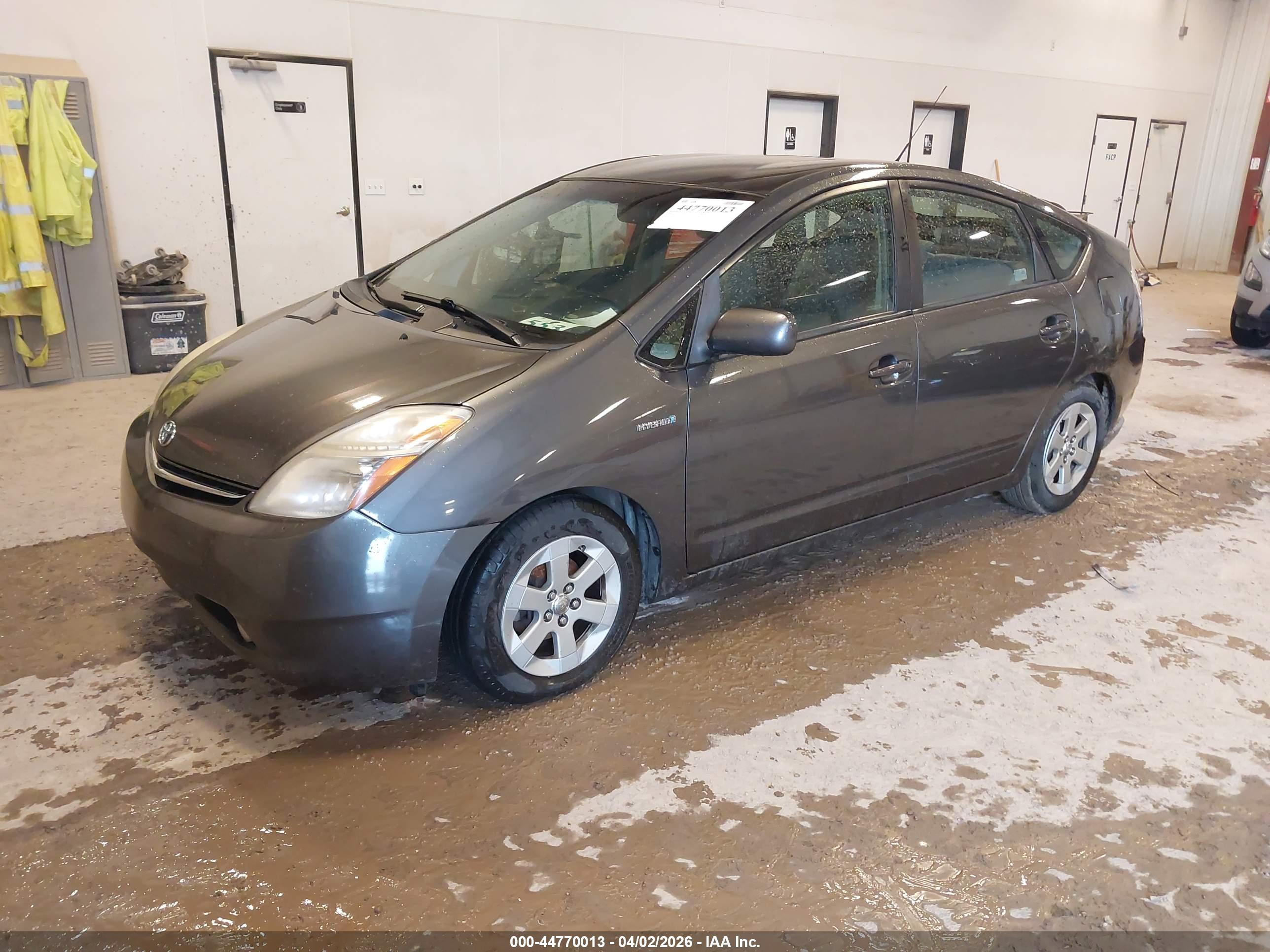 TOYOTA PRIUS image 2