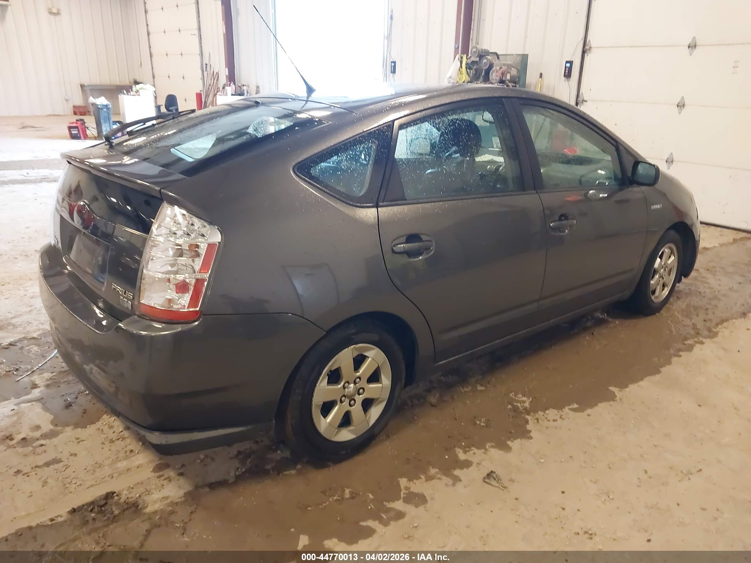 TOYOTA PRIUS image 4