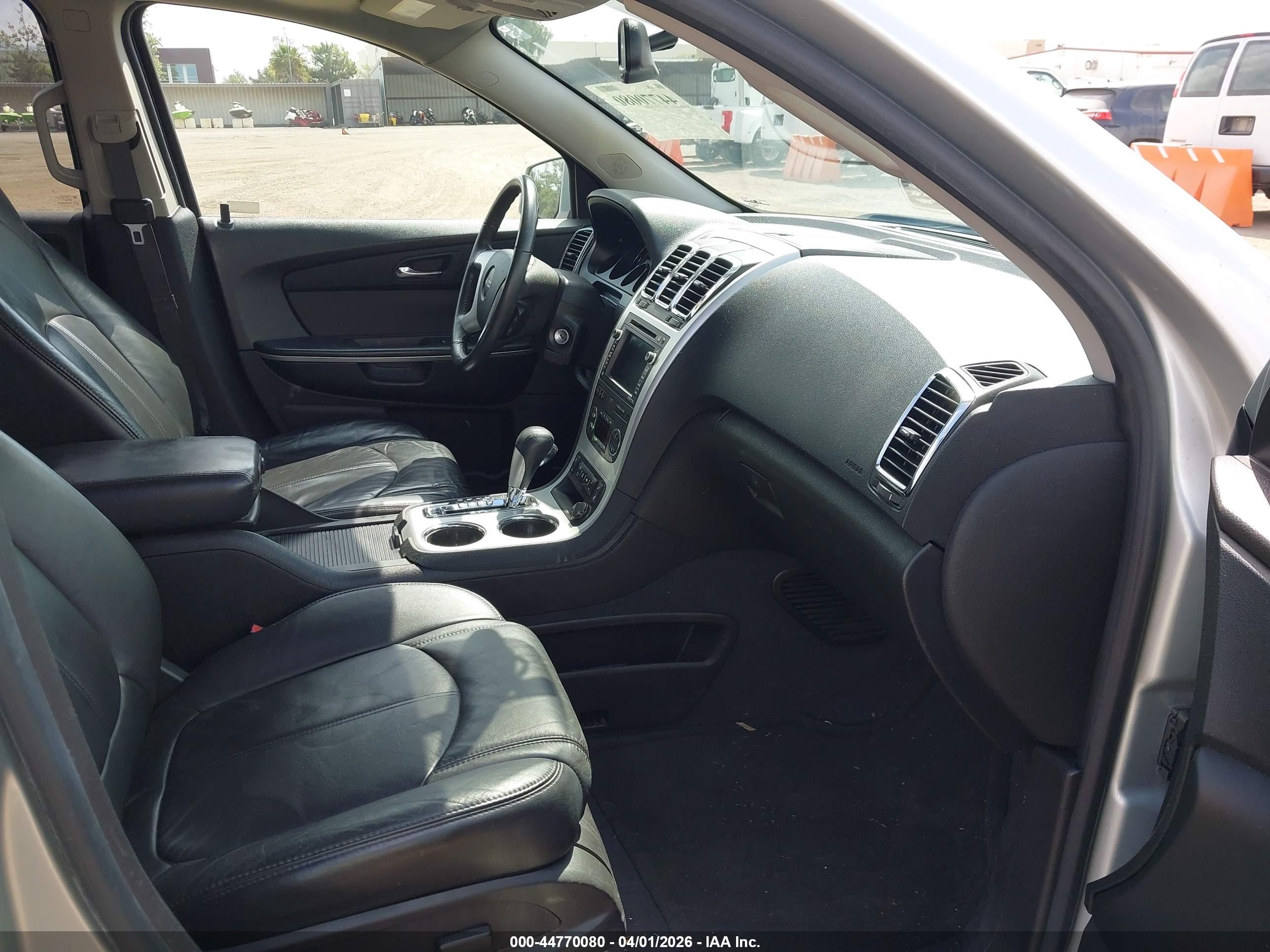 GMC ACADIA image 5