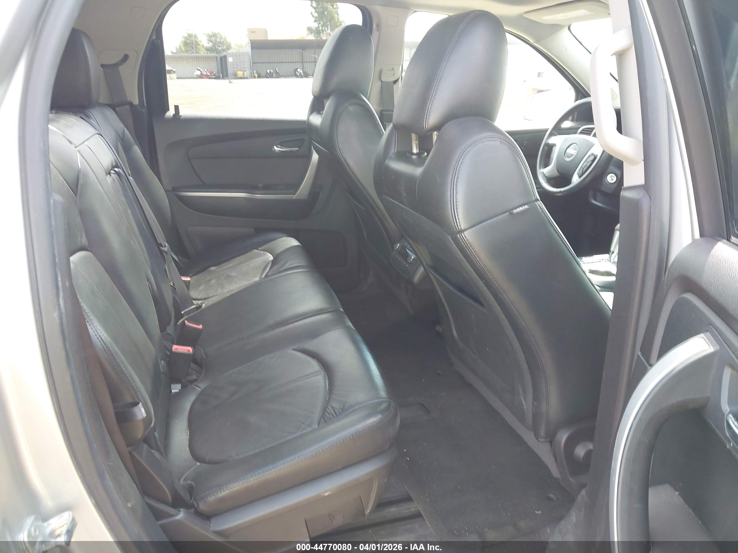GMC ACADIA image 8