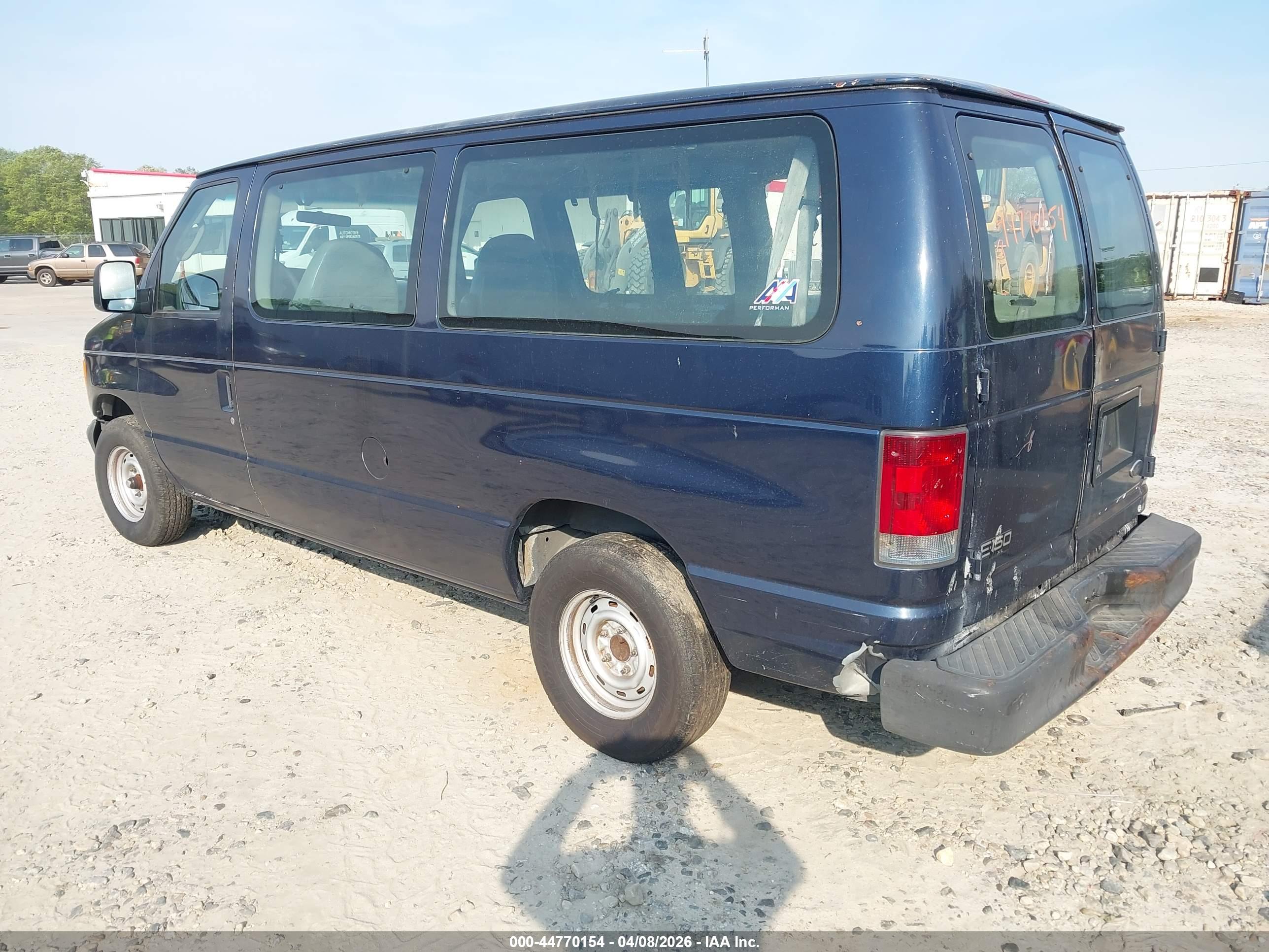 FORD E-150 image 3