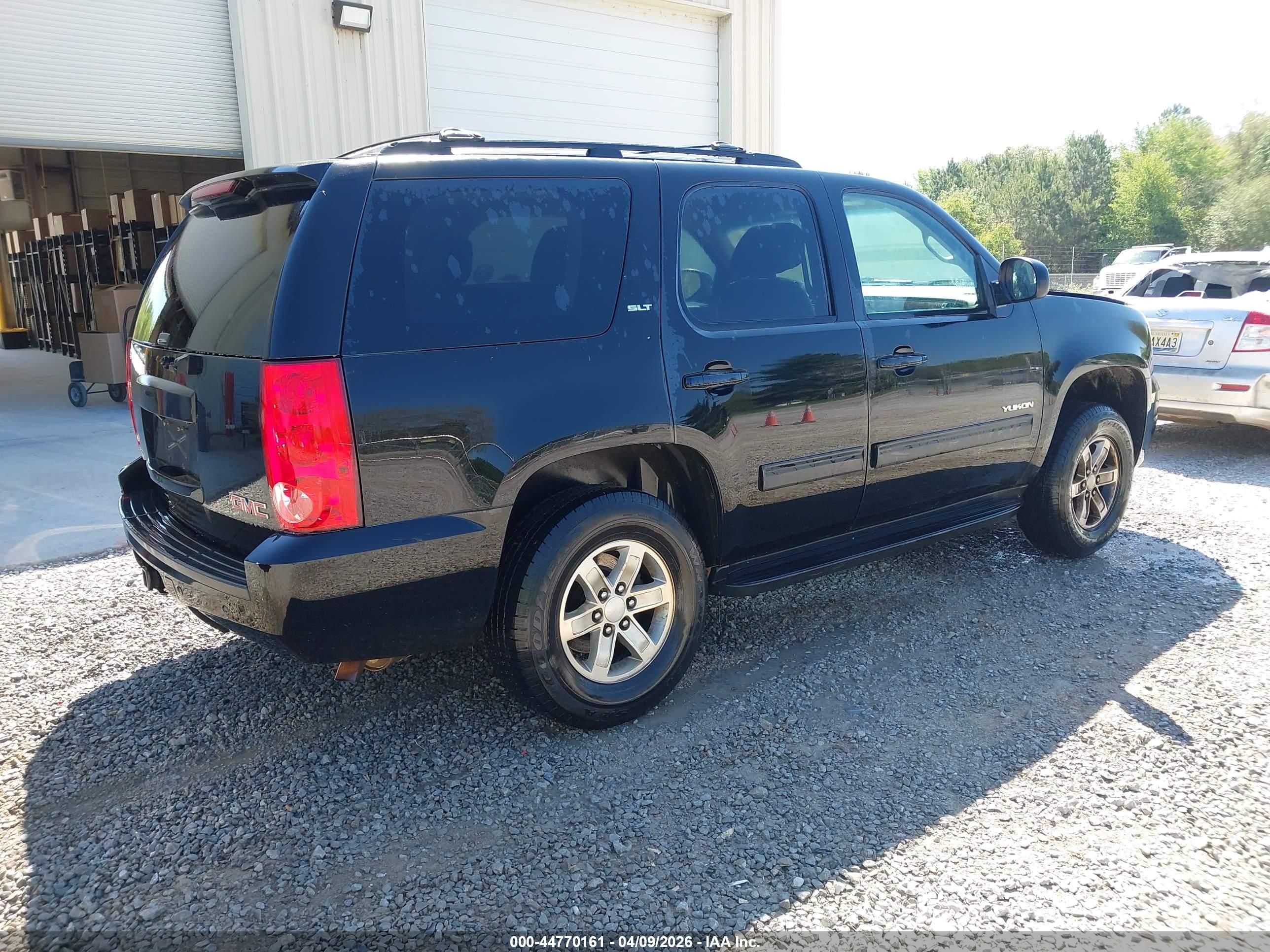 GMC YUKON image 4