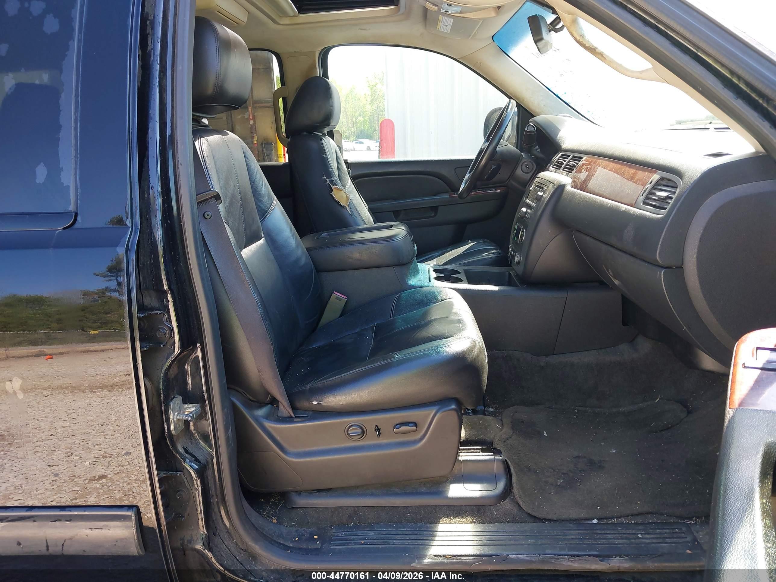 GMC YUKON image 5