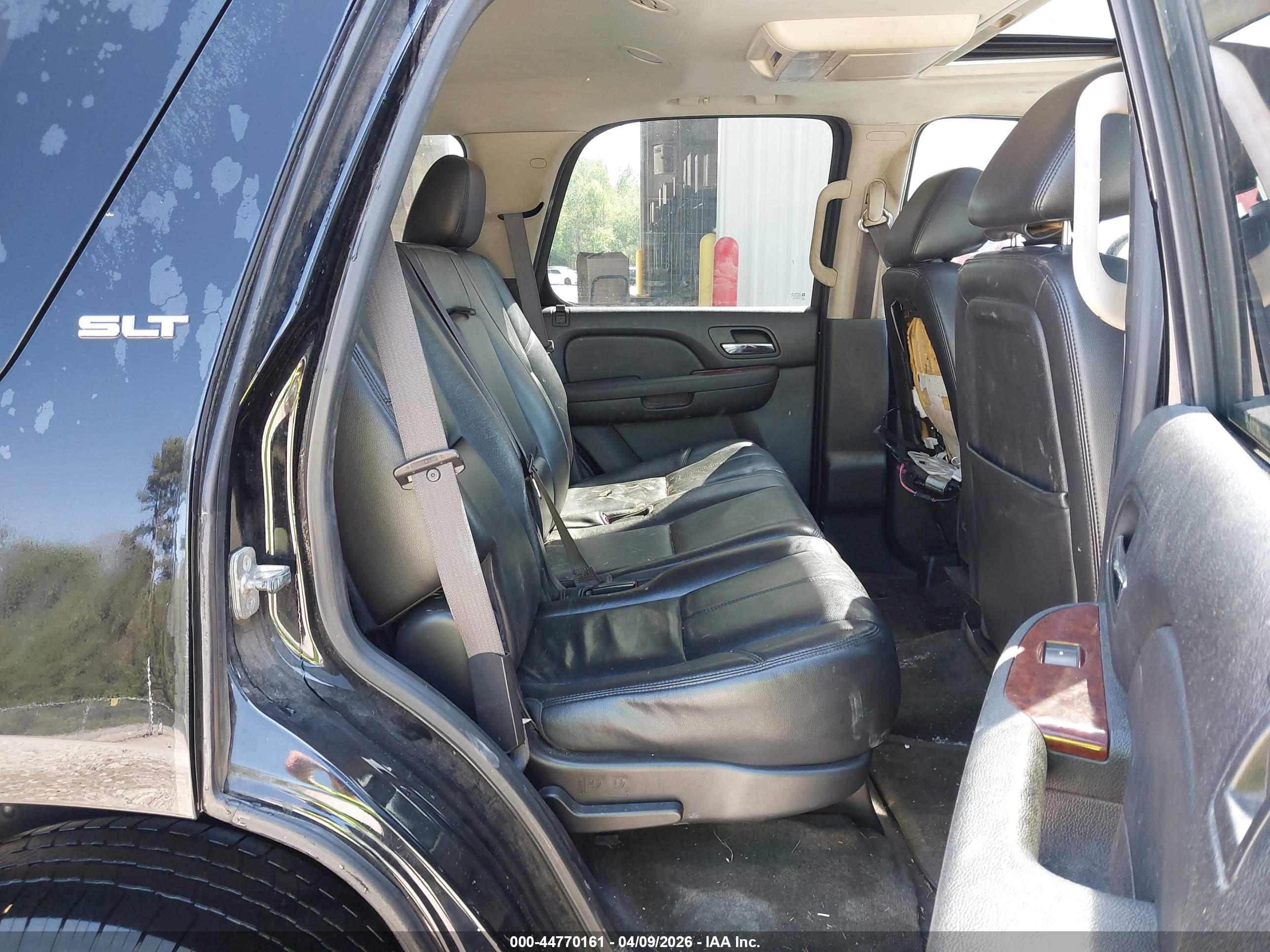 GMC YUKON image 8