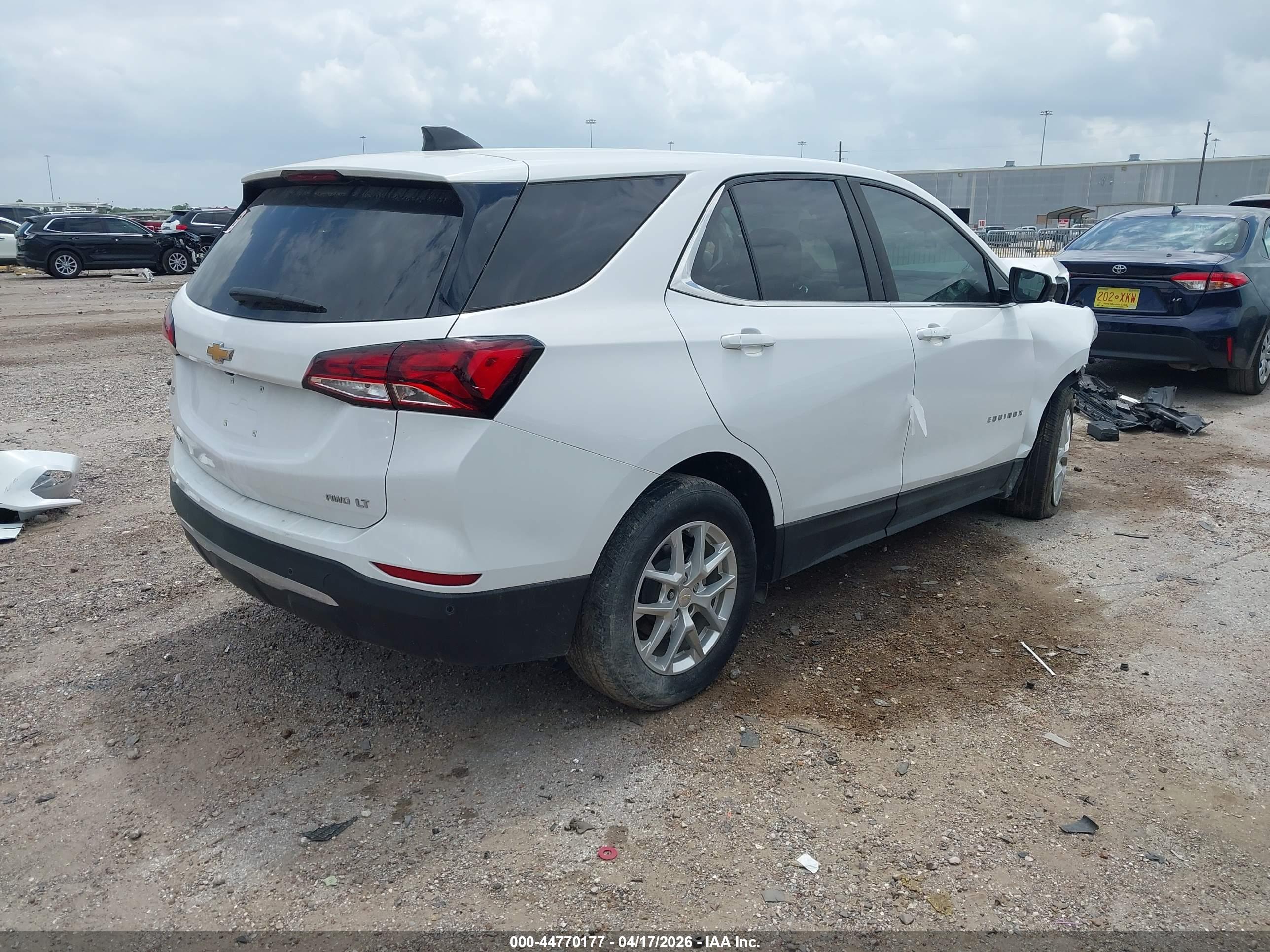 CHEVROLET EQUINOX image 4