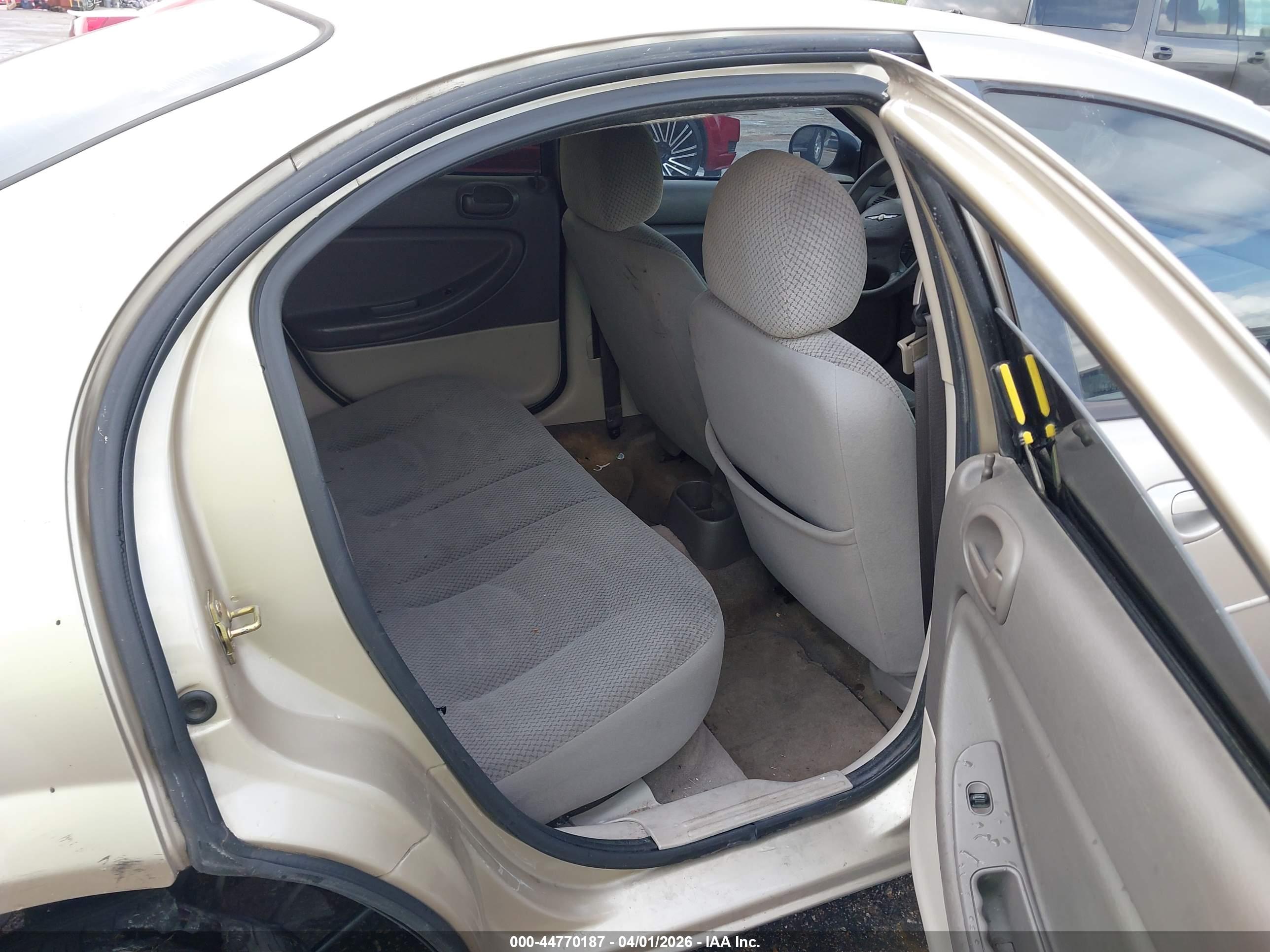 CHRYSLER SEBRING image 8