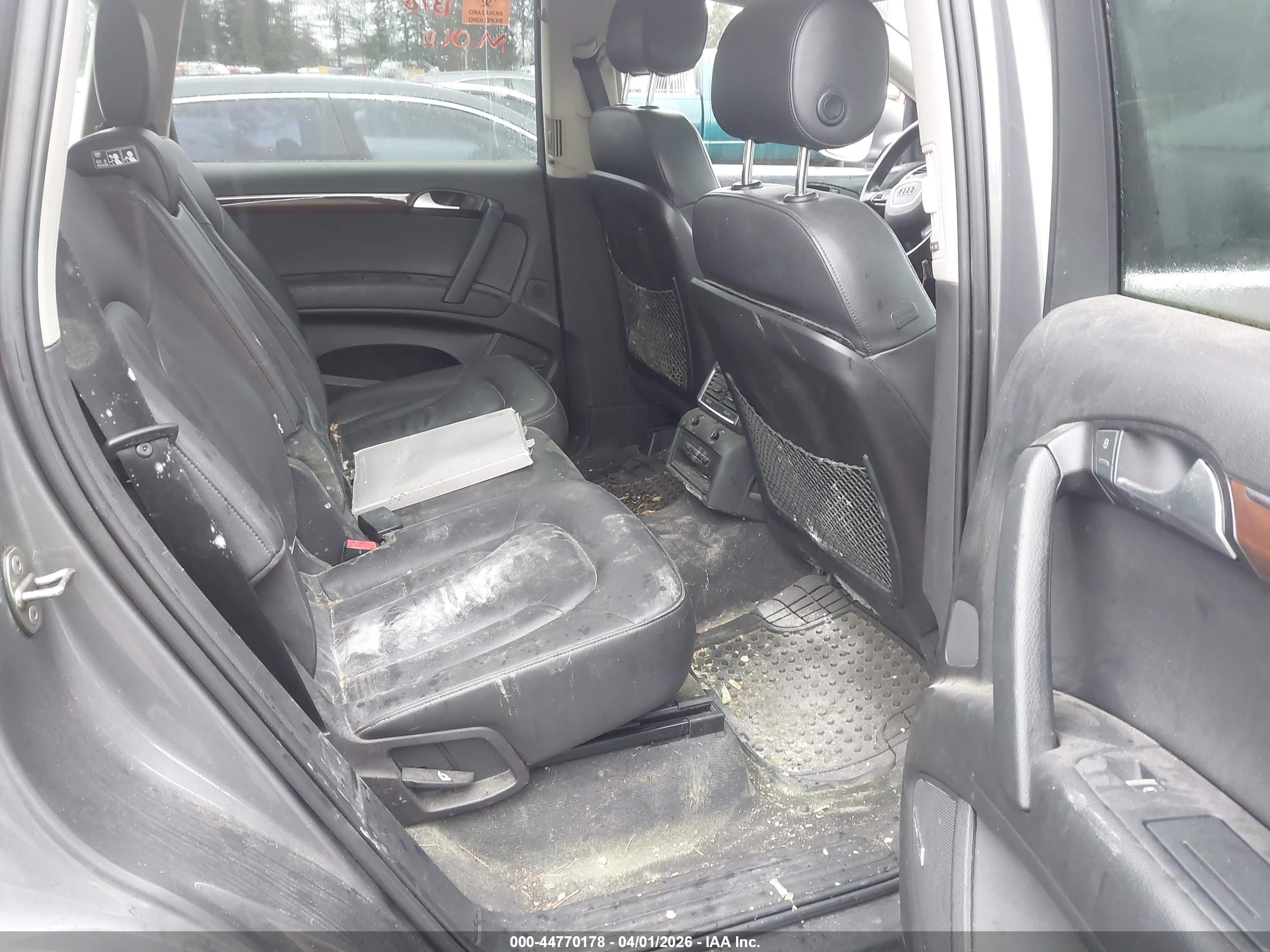 AUDI Q7 image 8