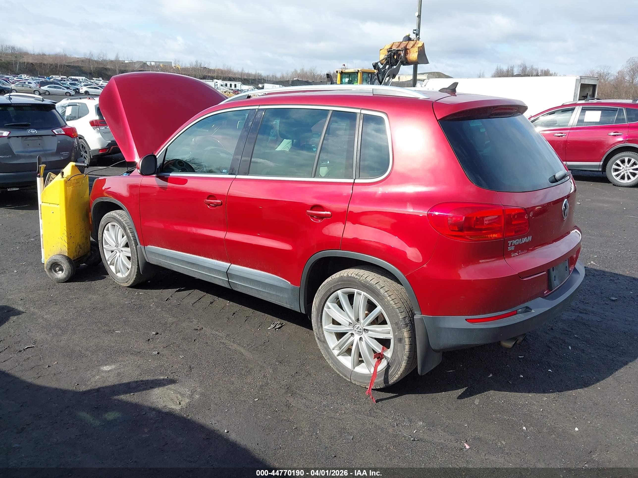 VOLKSWAGEN TIGUAN image 3