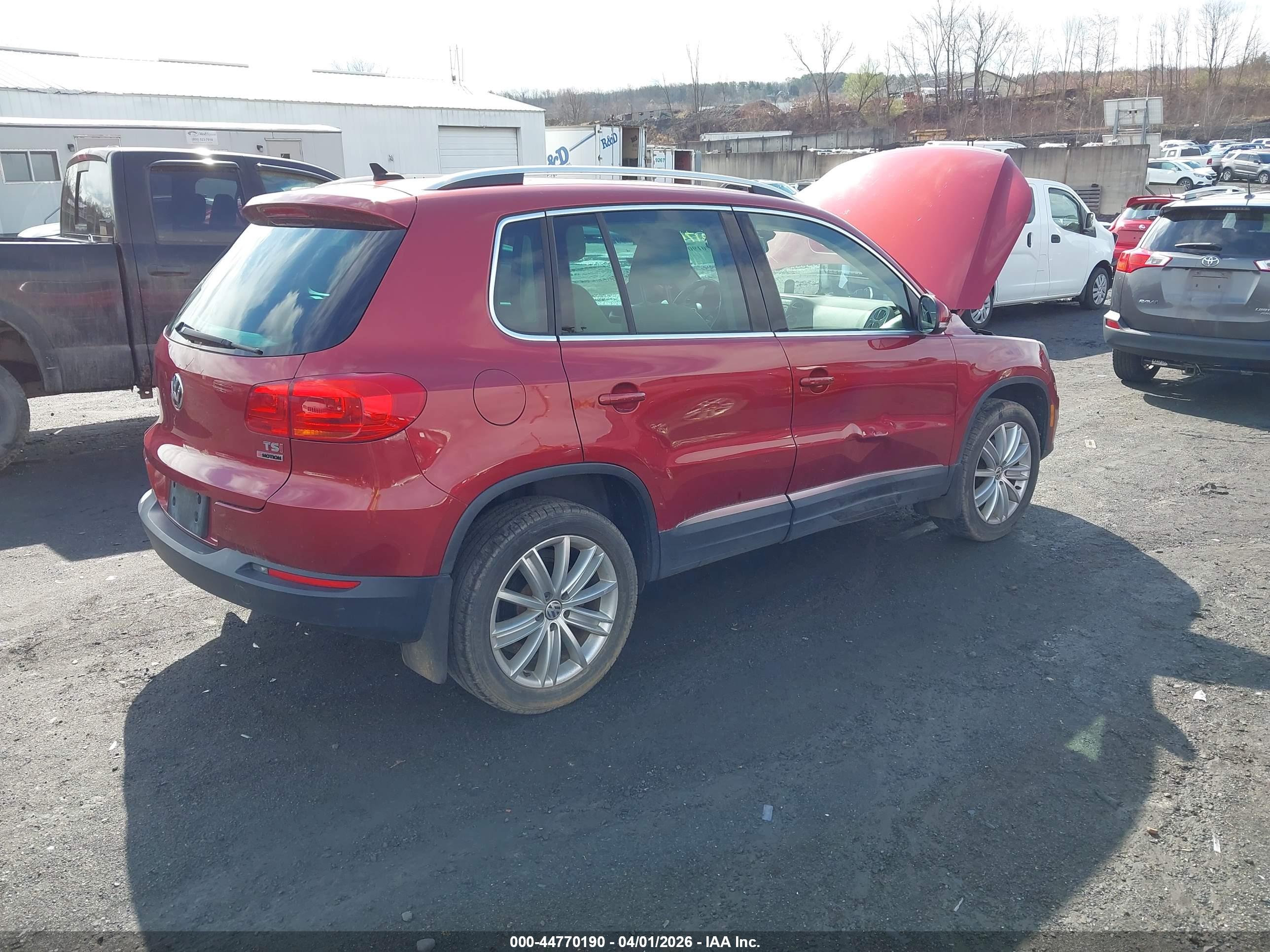 VOLKSWAGEN TIGUAN image 4