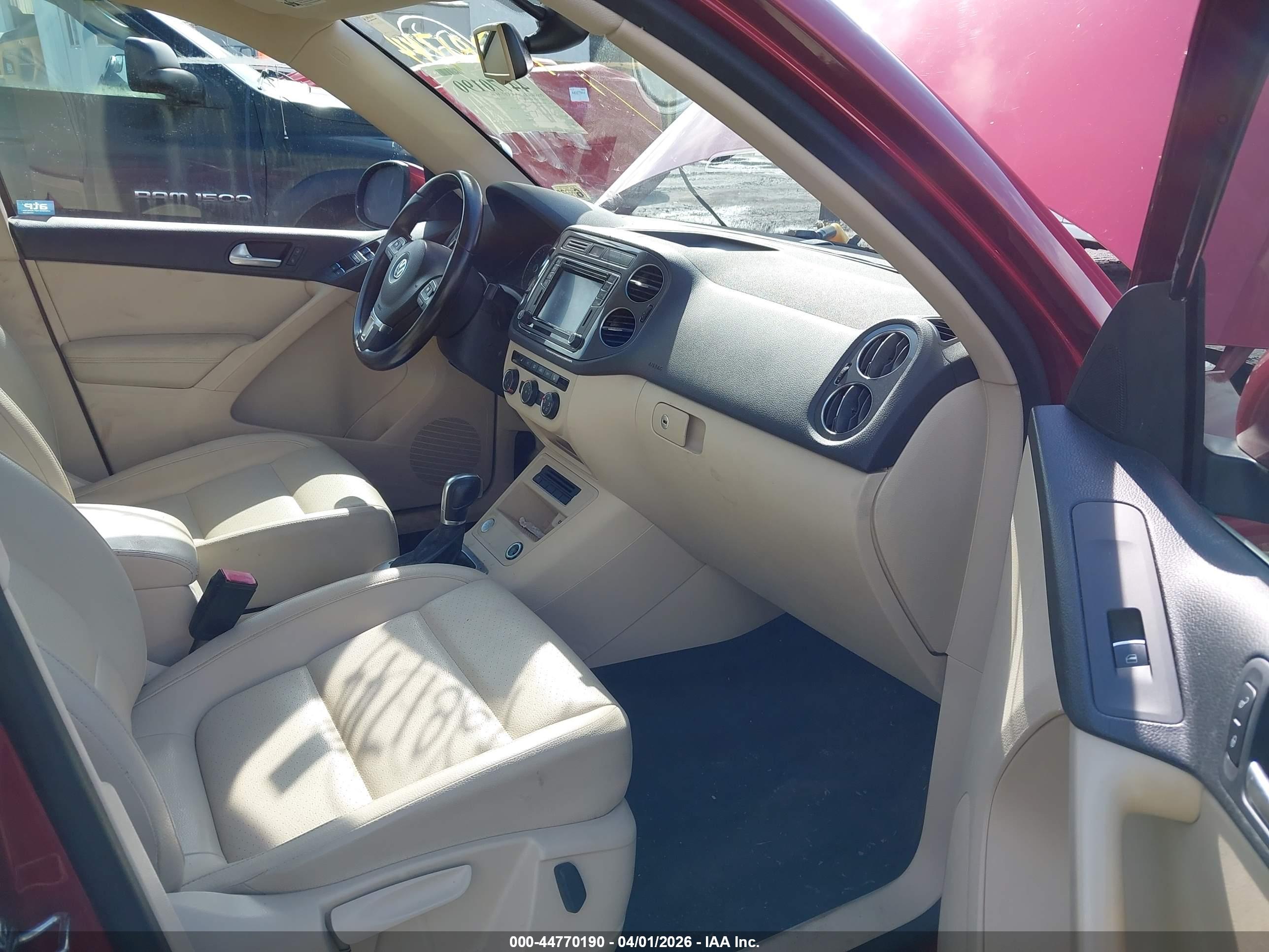VOLKSWAGEN TIGUAN image 5