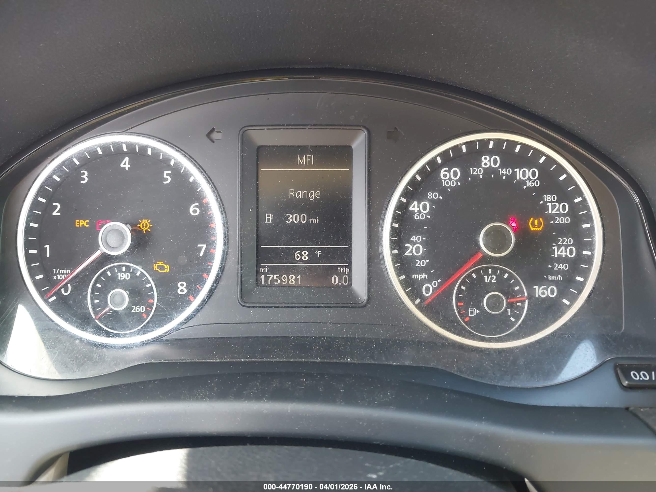 VOLKSWAGEN TIGUAN image 7