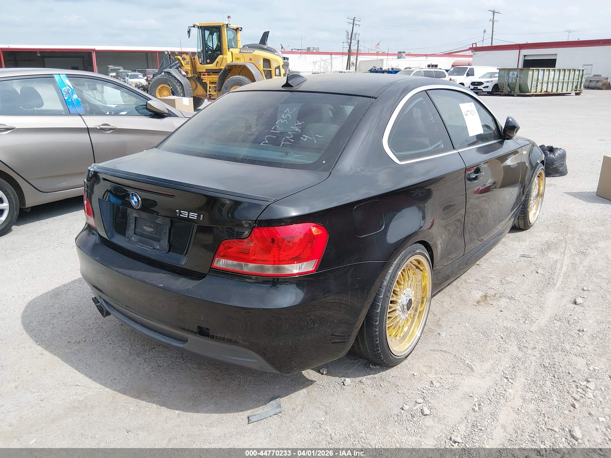 BMW 135I image 4