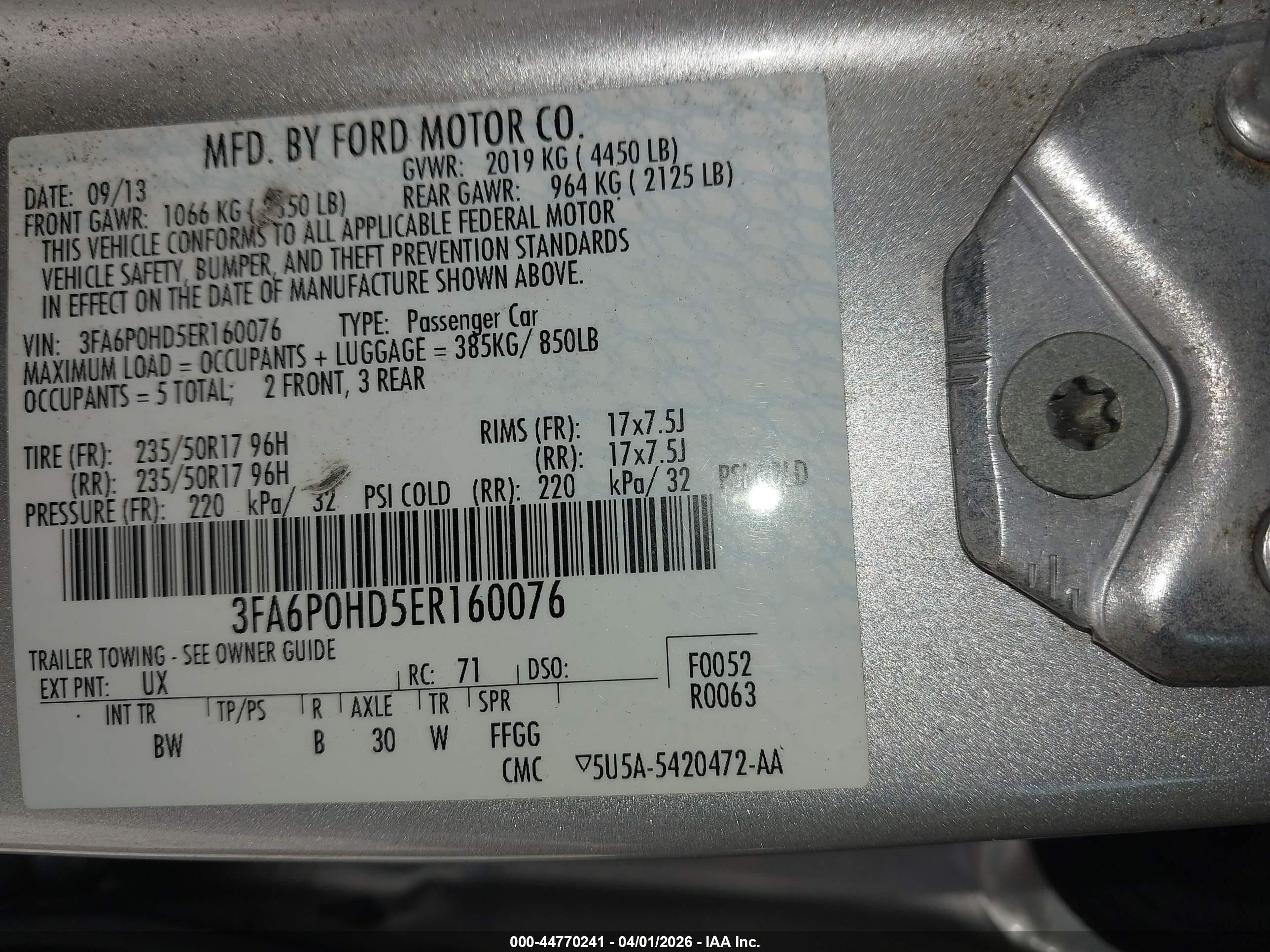 FORD FUSION image 9