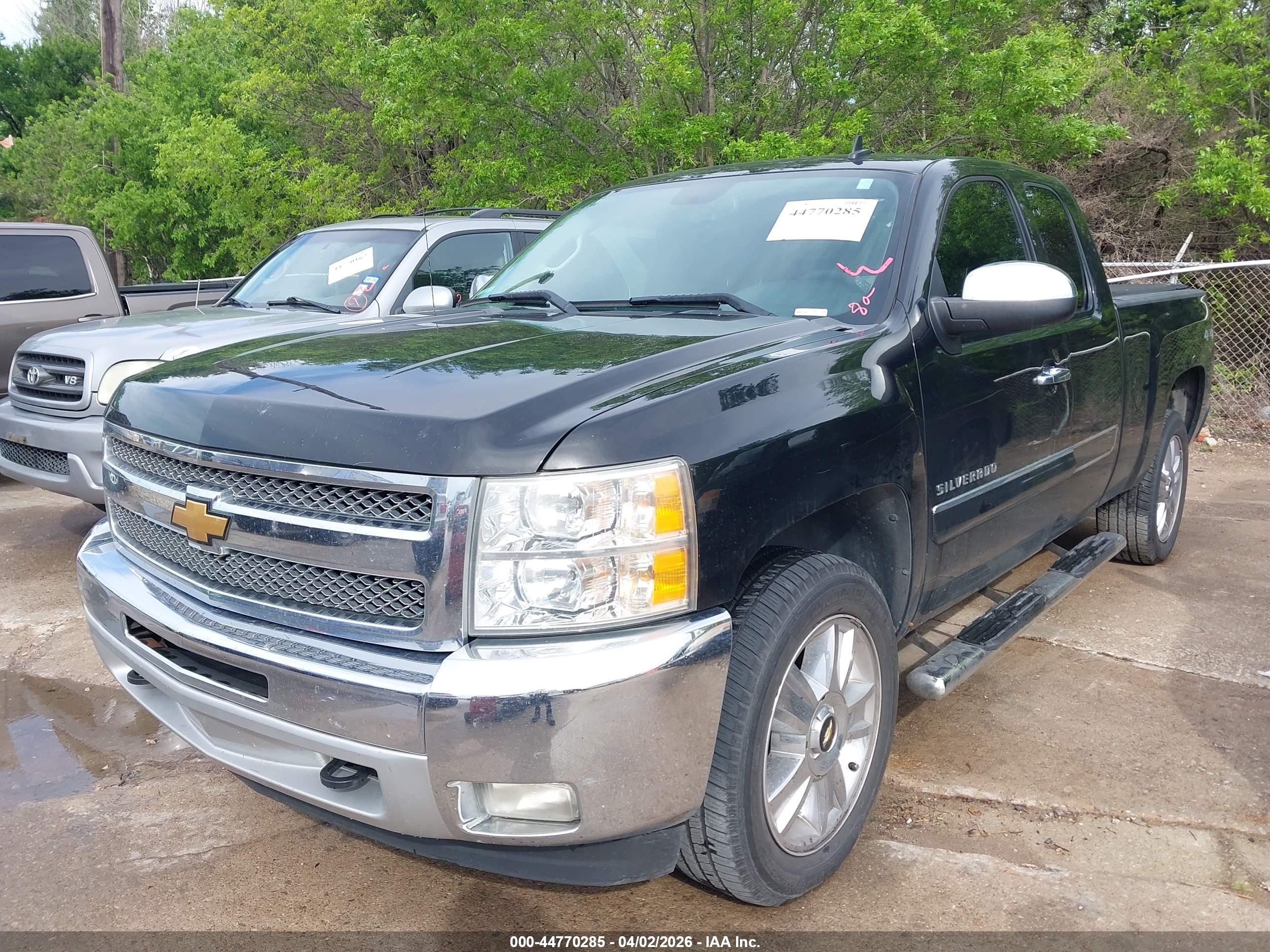 CHEVROLET SILVERADO image 2