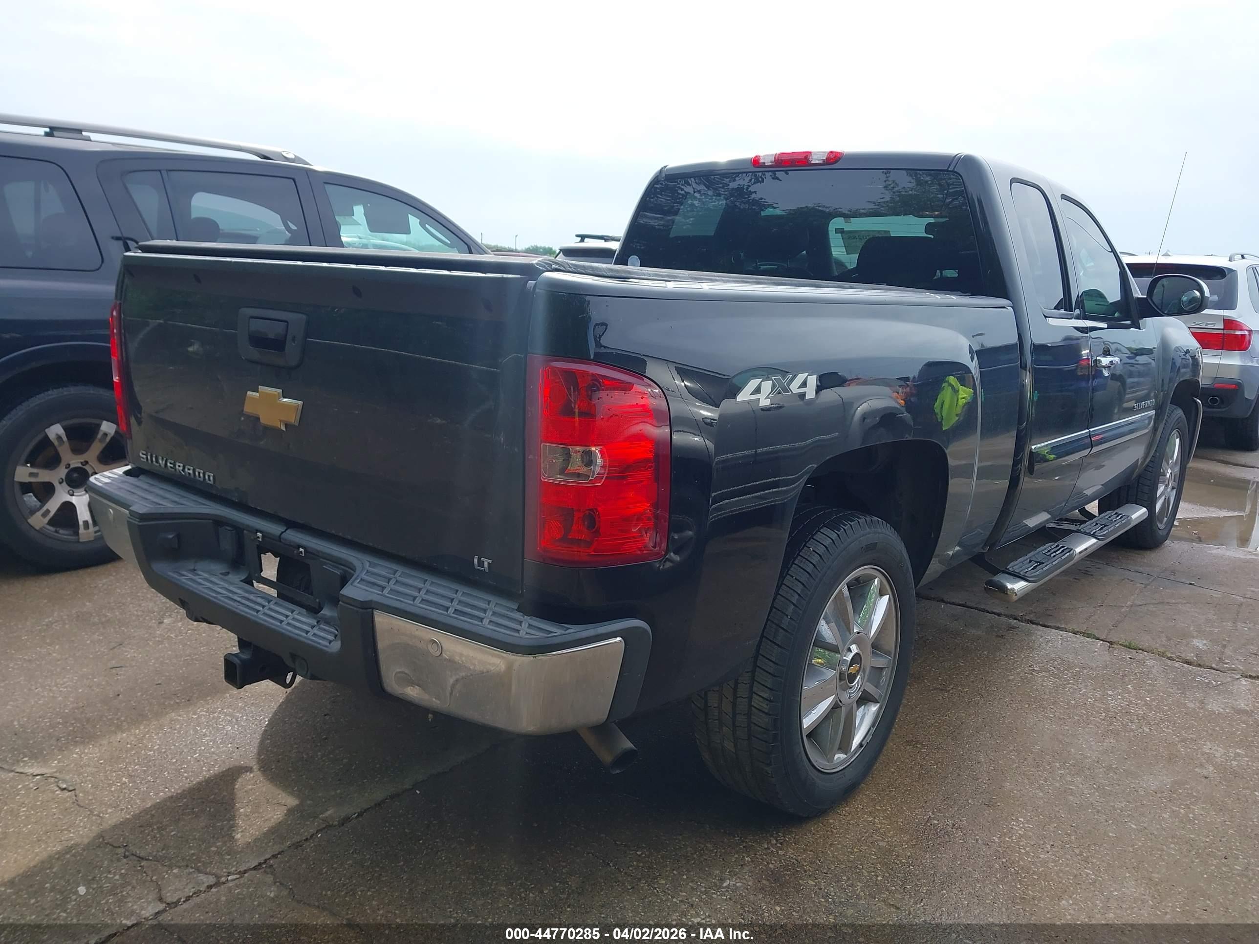 CHEVROLET SILVERADO image 4