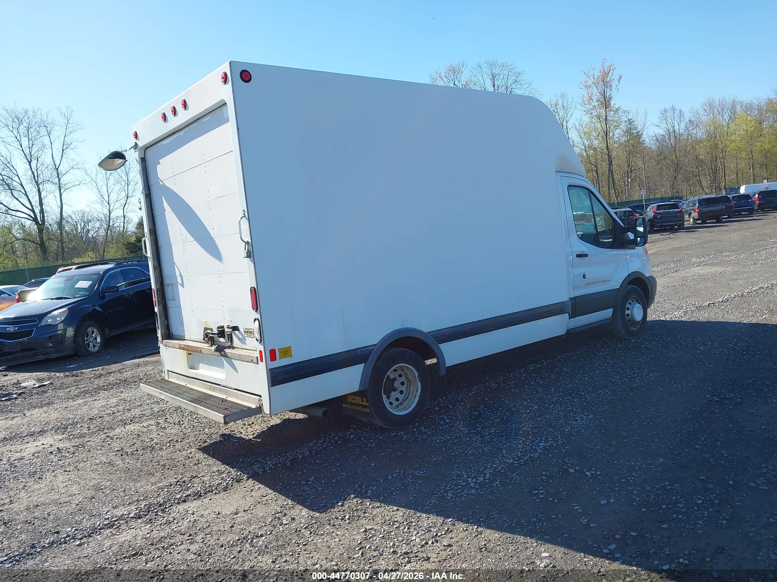 FORD TRANSIT-350 image 4
