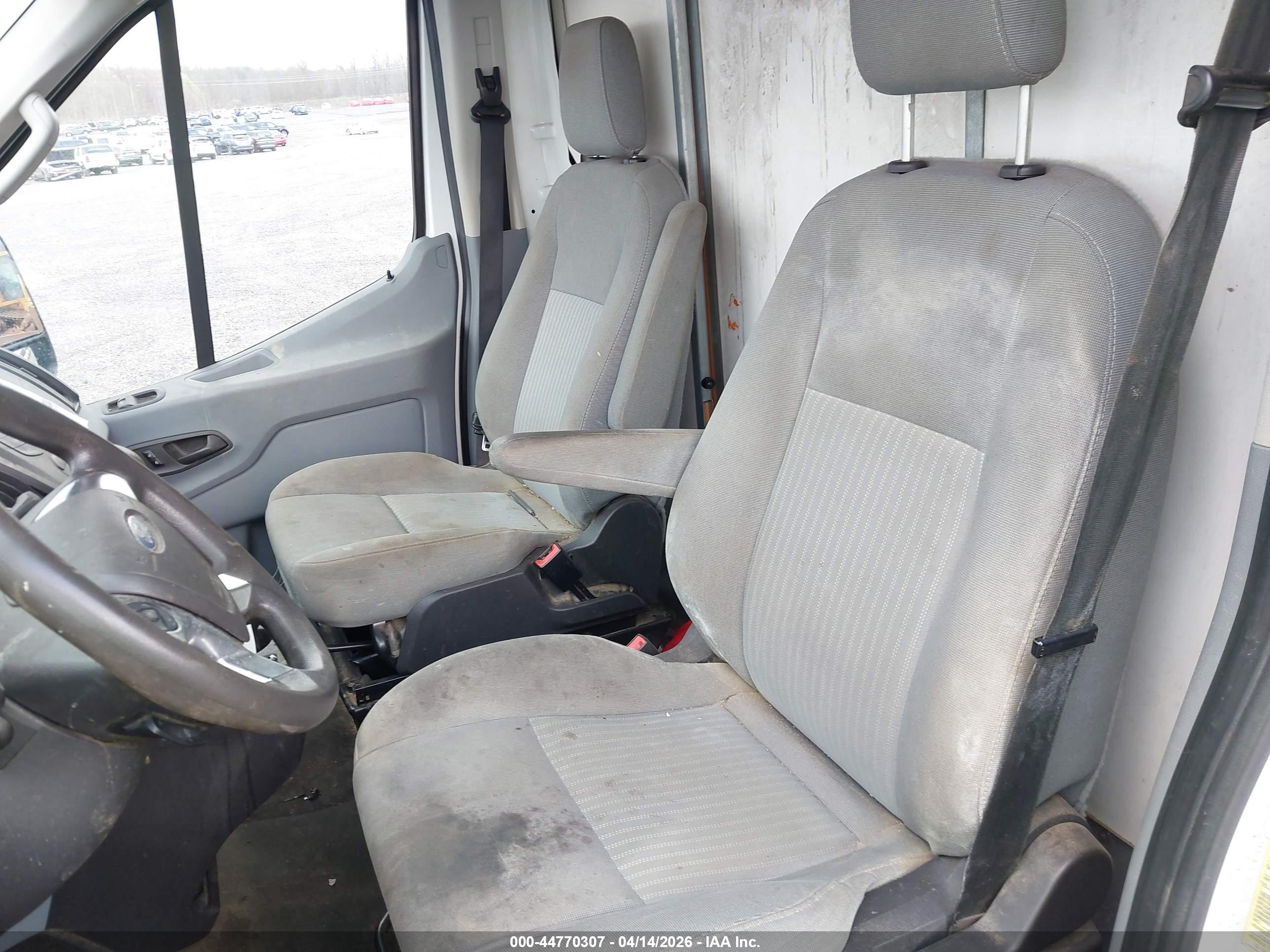 FORD TRANSIT-350 image 7