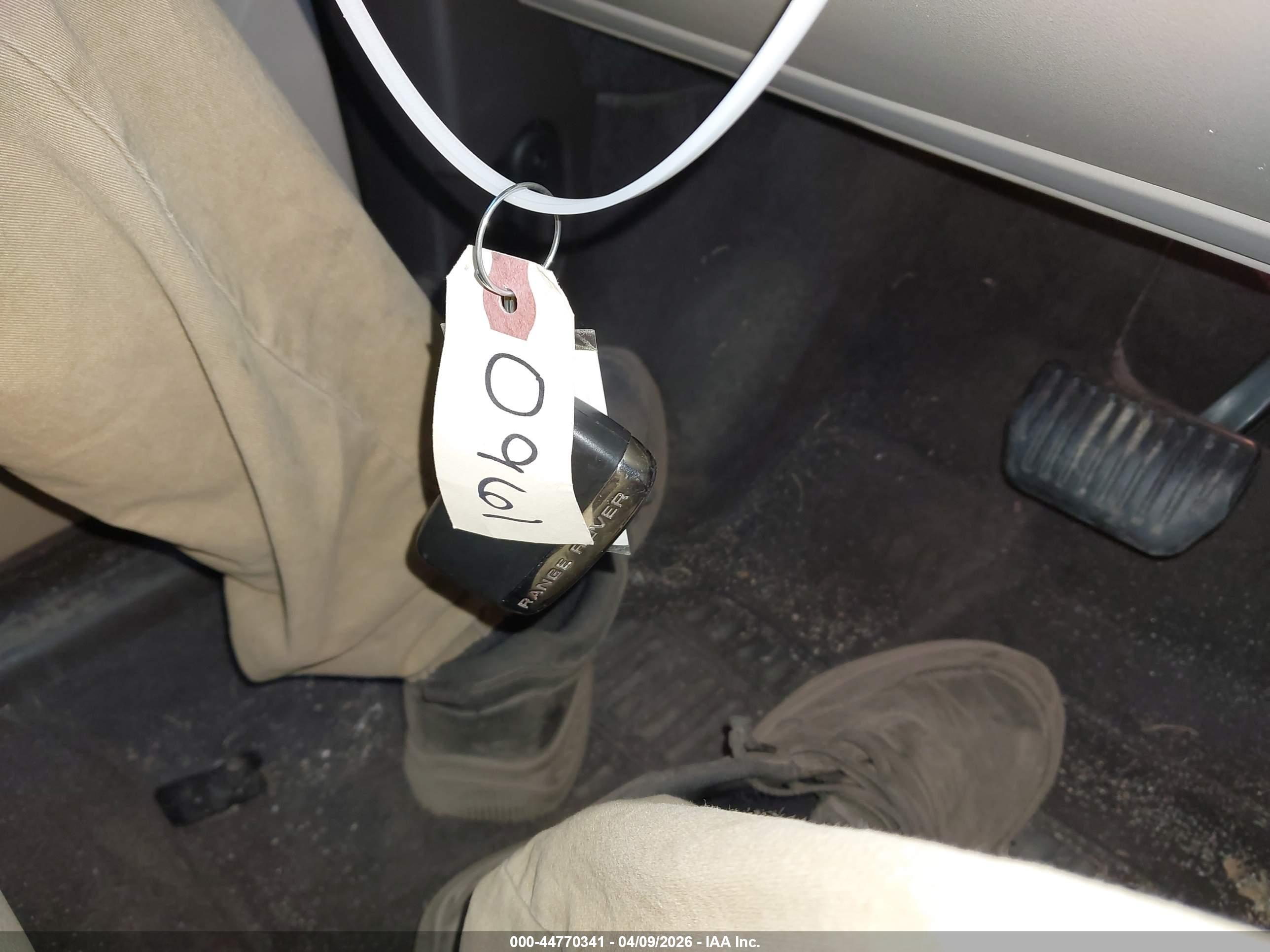 LAND ROVER image 11