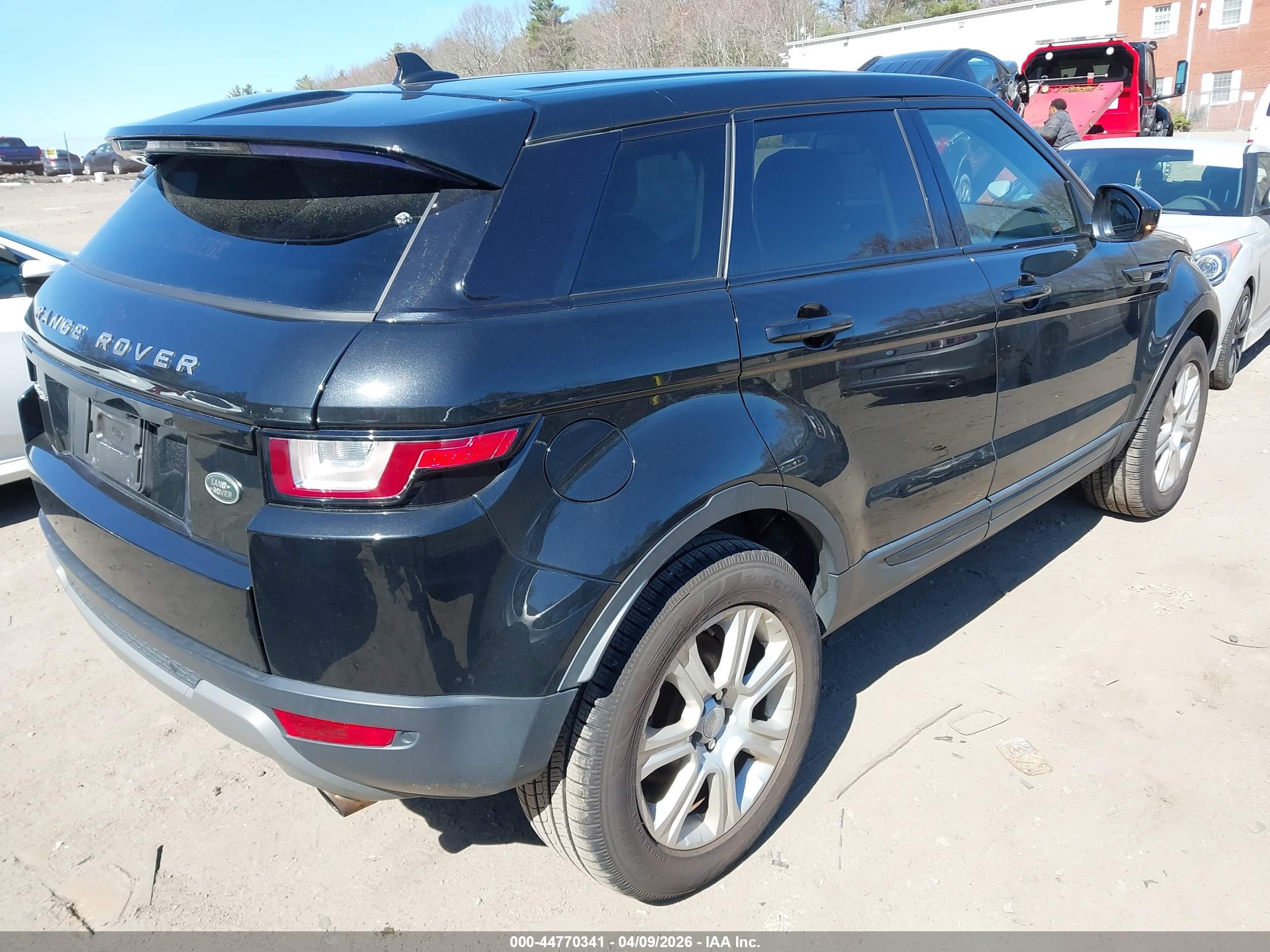 LAND ROVER image 4