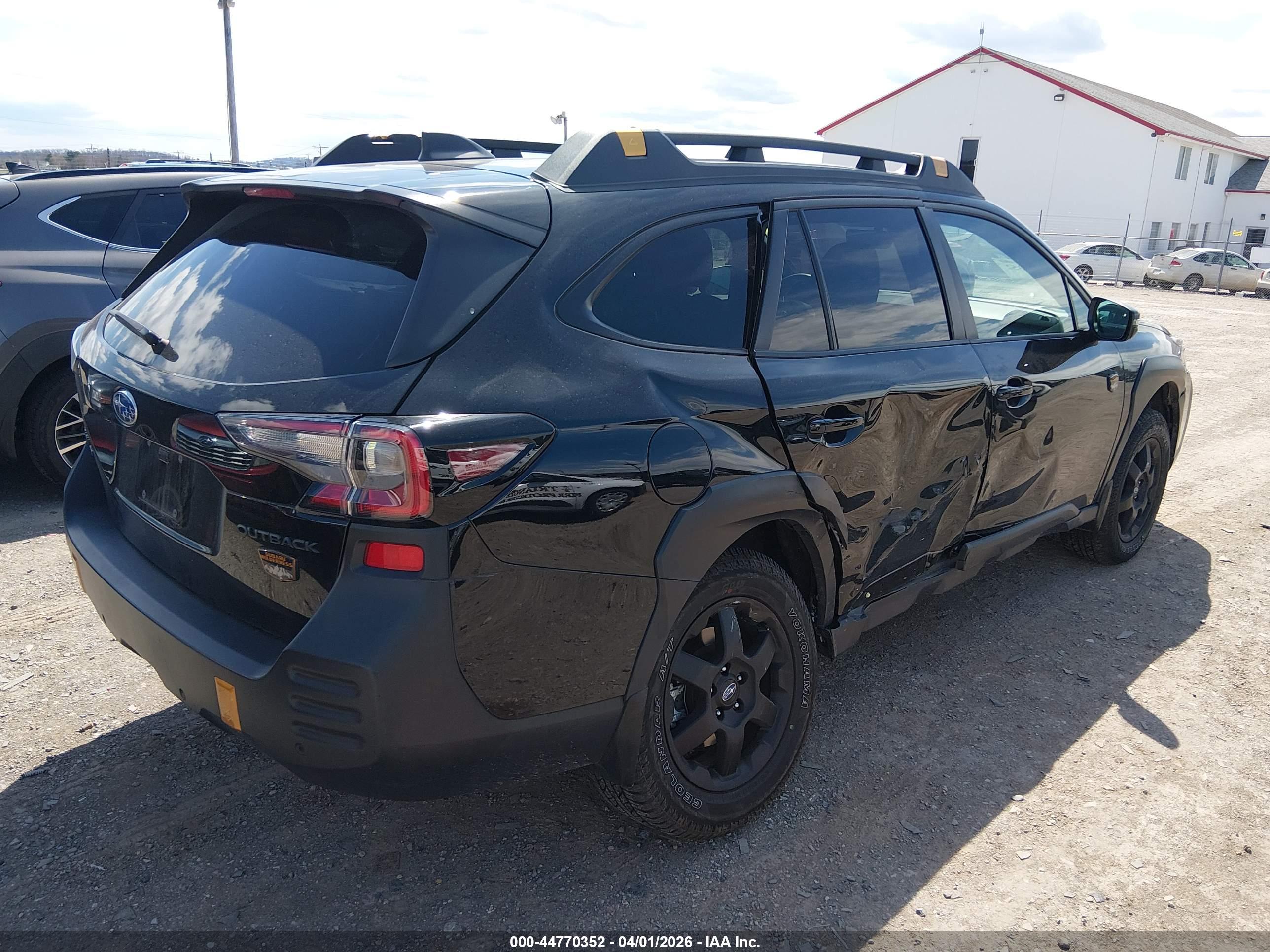 SUBARU OUTBACK image 4