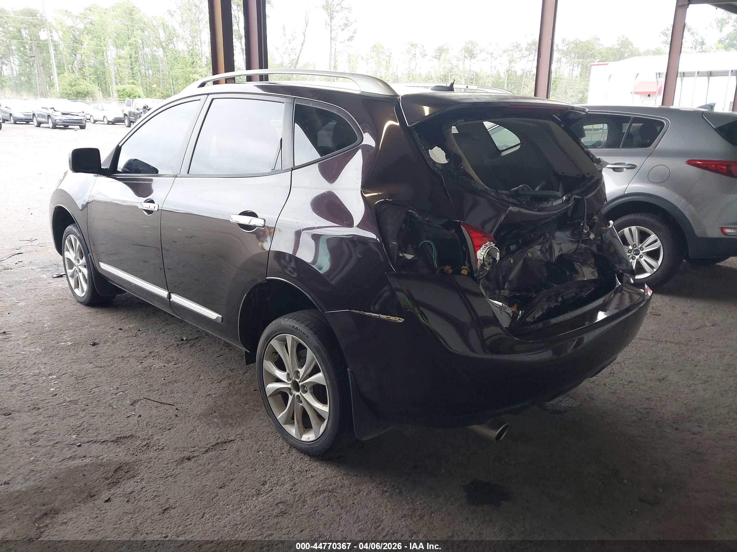 NISSAN ROGUE image 3
