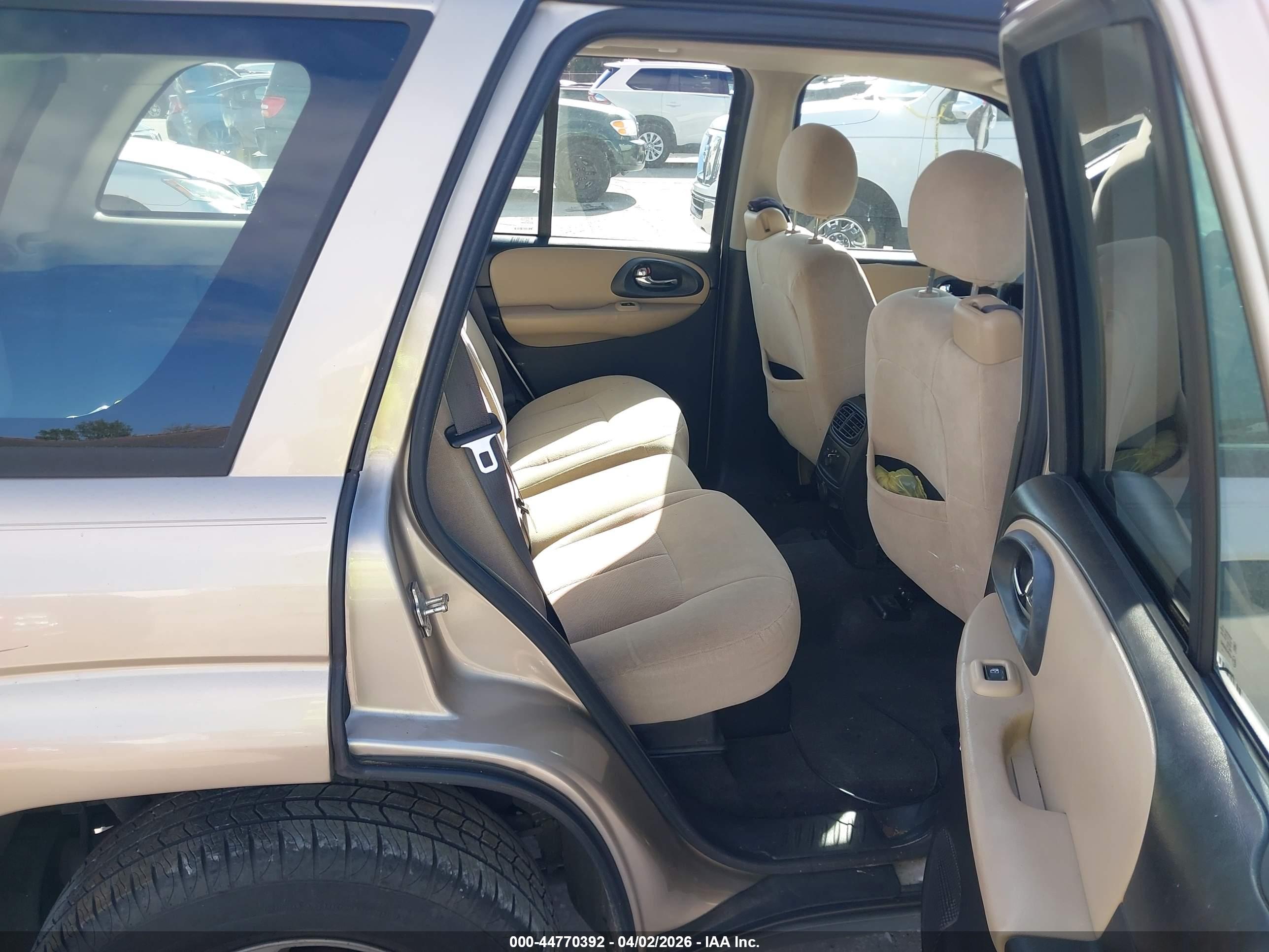 CHEVROLET TRAILBLAZER image 8