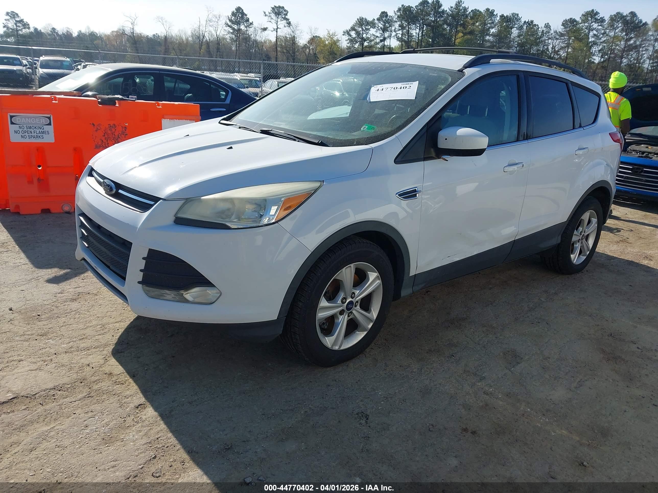 FORD ESCAPE image 2