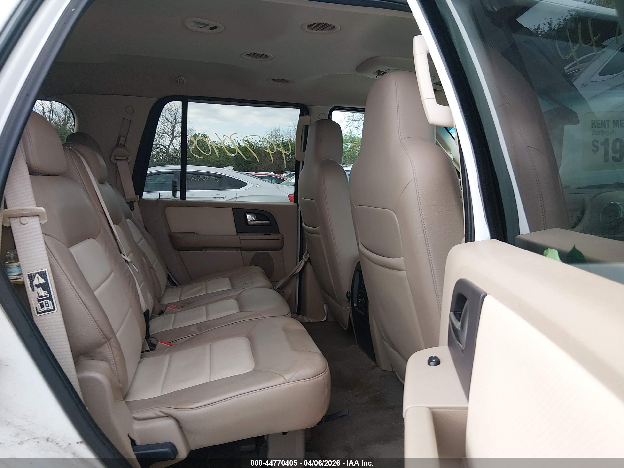 FORD EXPEDITION image 8