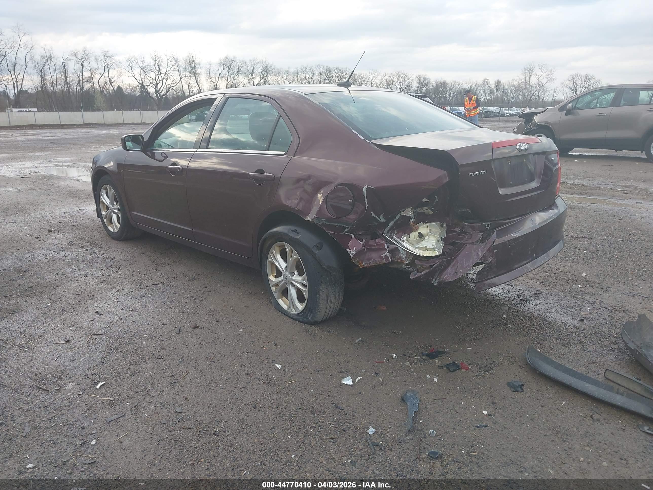 FORD FUSION image 3