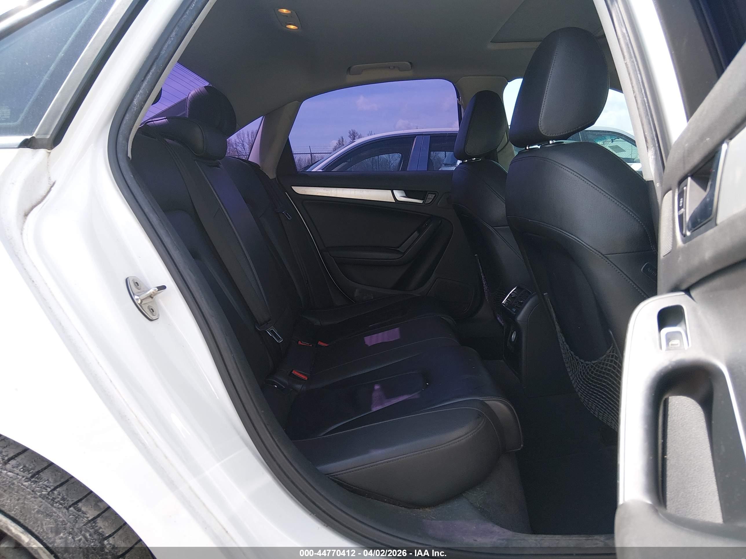 AUDI A4 image 8