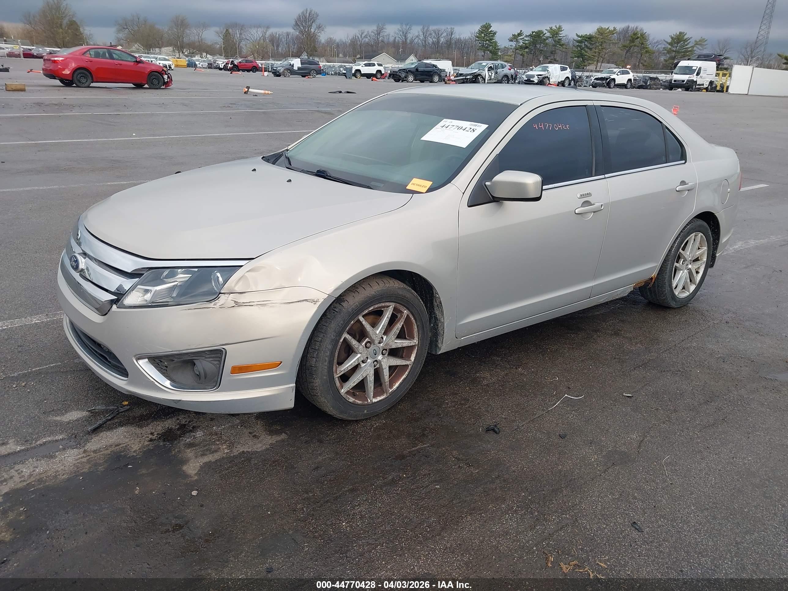 FORD FUSION image 2