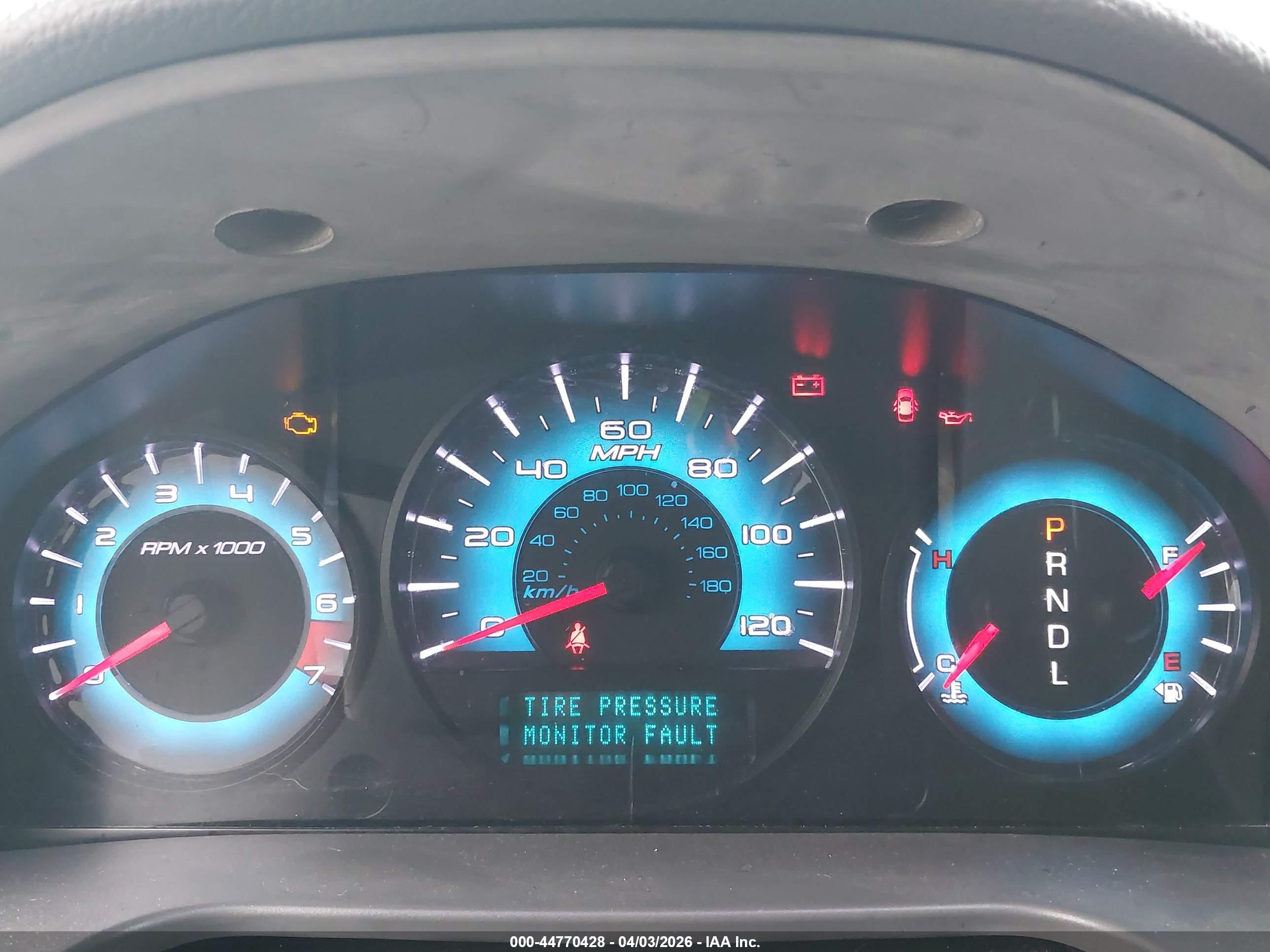 FORD FUSION image 7