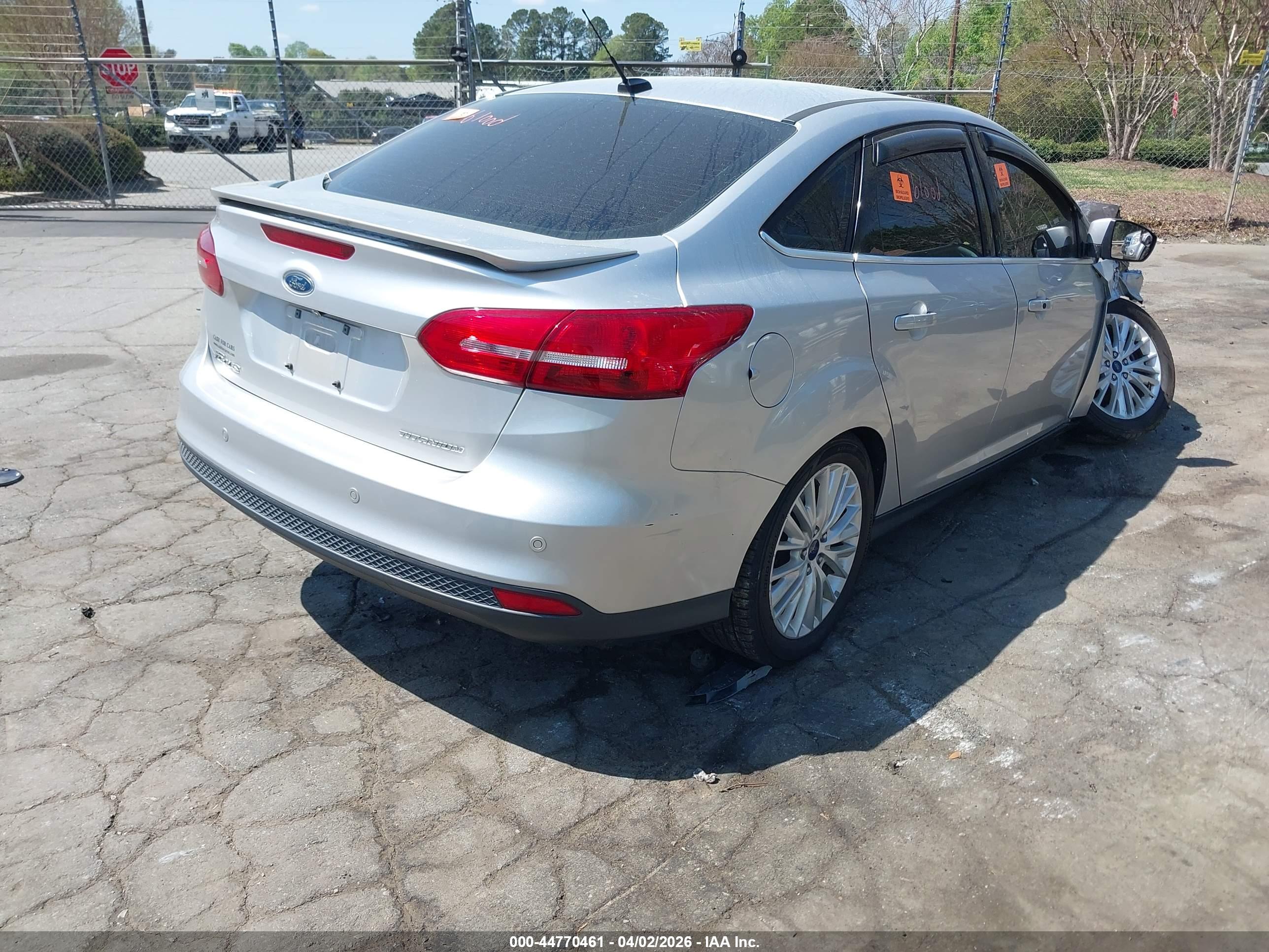 FORD FOCUS image 4