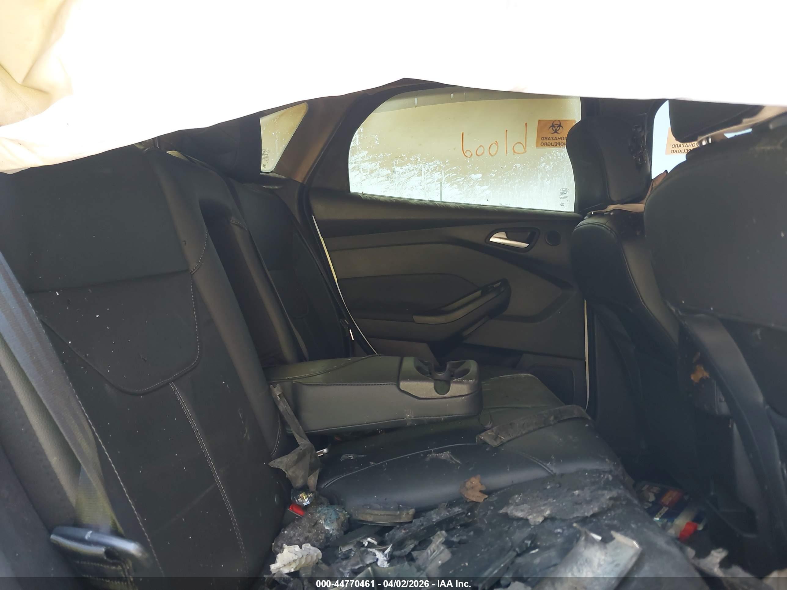 FORD FOCUS image 8