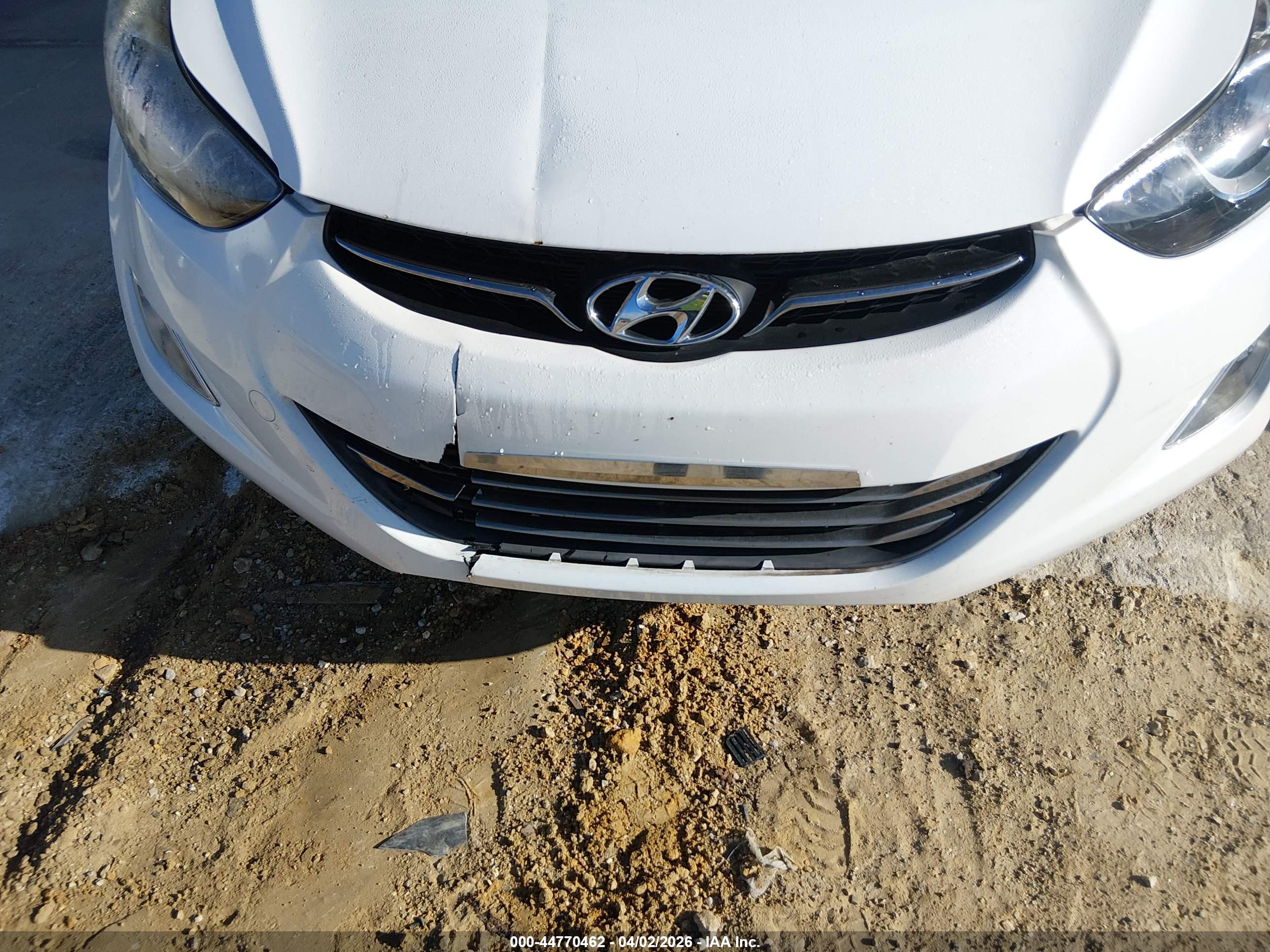 HYUNDAI ELANTRA image 6