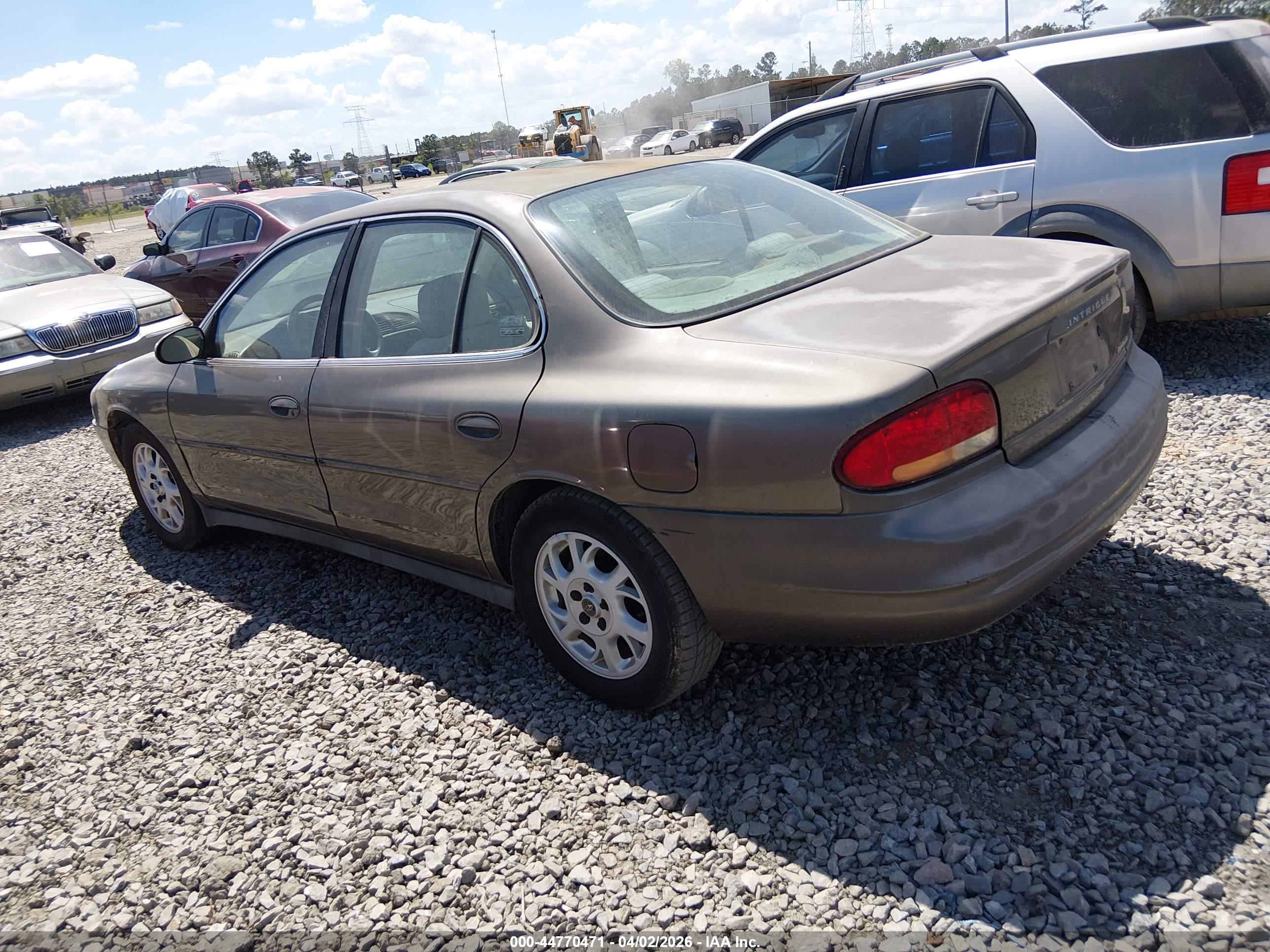OLDSMOBILE INTRIGUE image 3