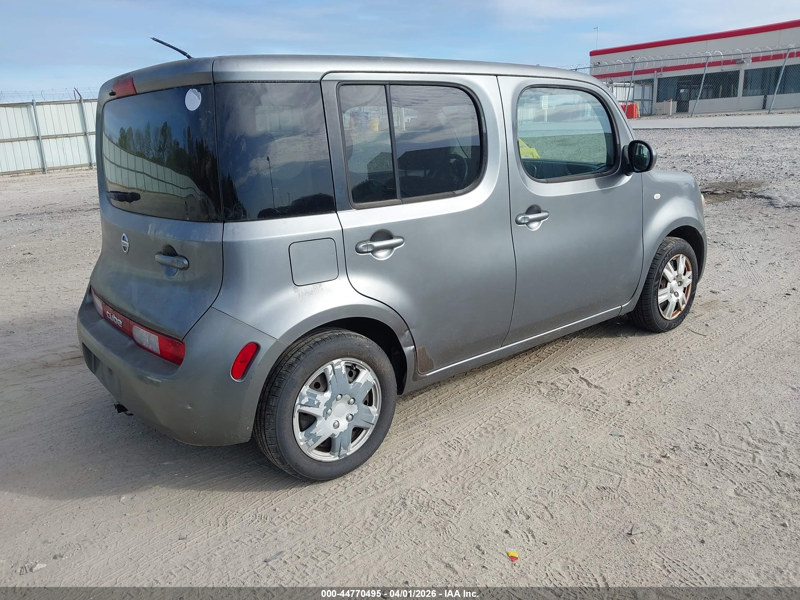 NISSAN CUBE image 4