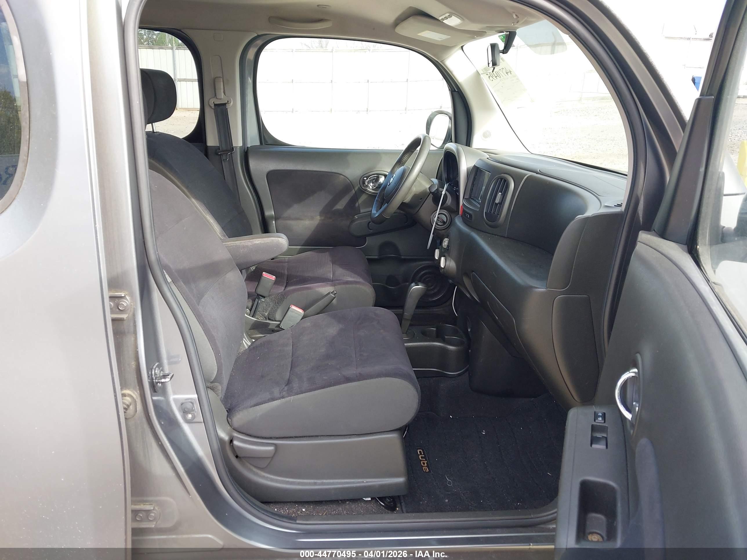 NISSAN CUBE image 5