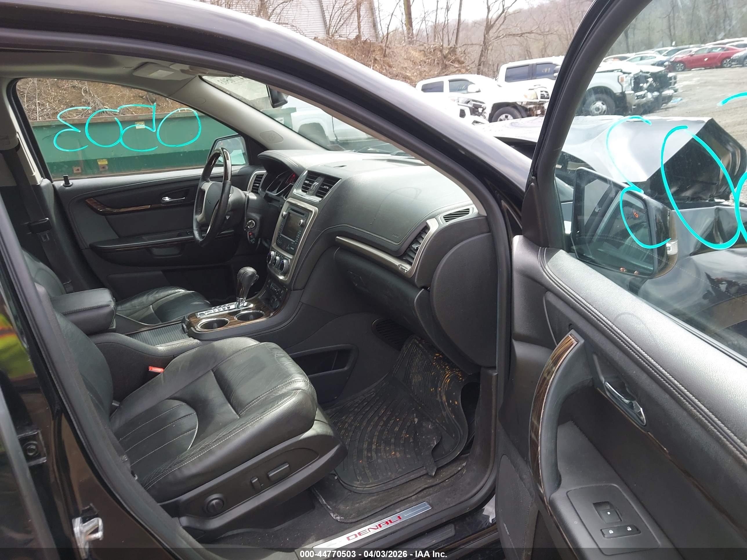 GMC ACADIA image 5