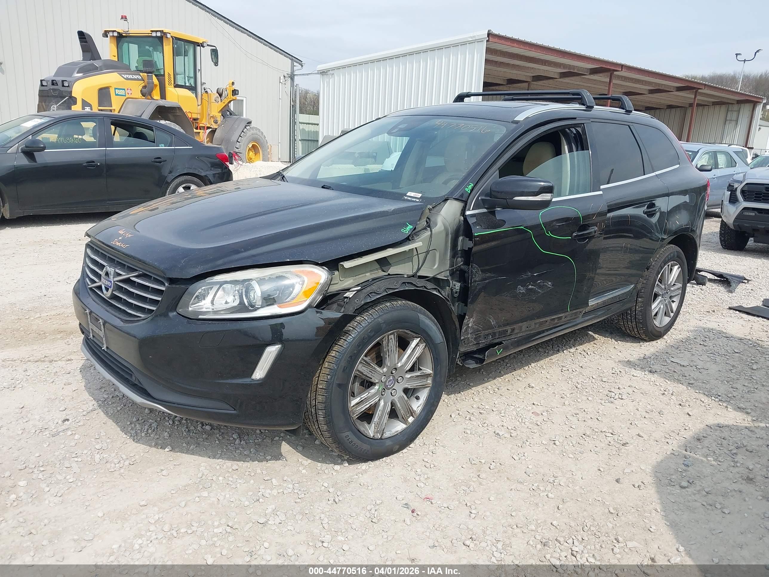VOLVO XC60 image 2