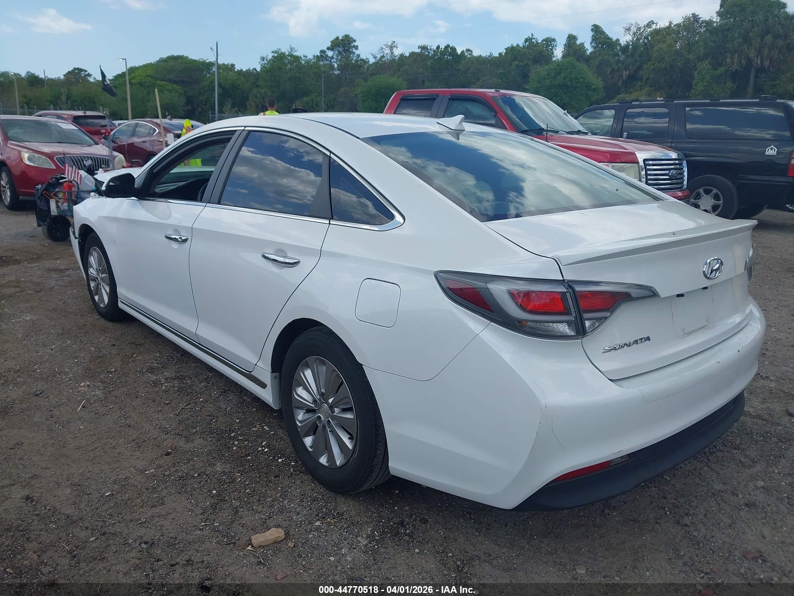 HYUNDAI SONATA image 3