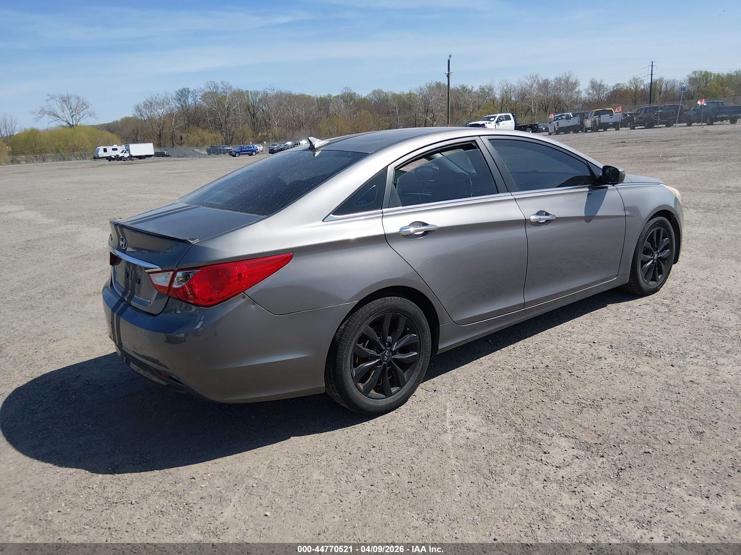 HYUNDAI SONATA image 4