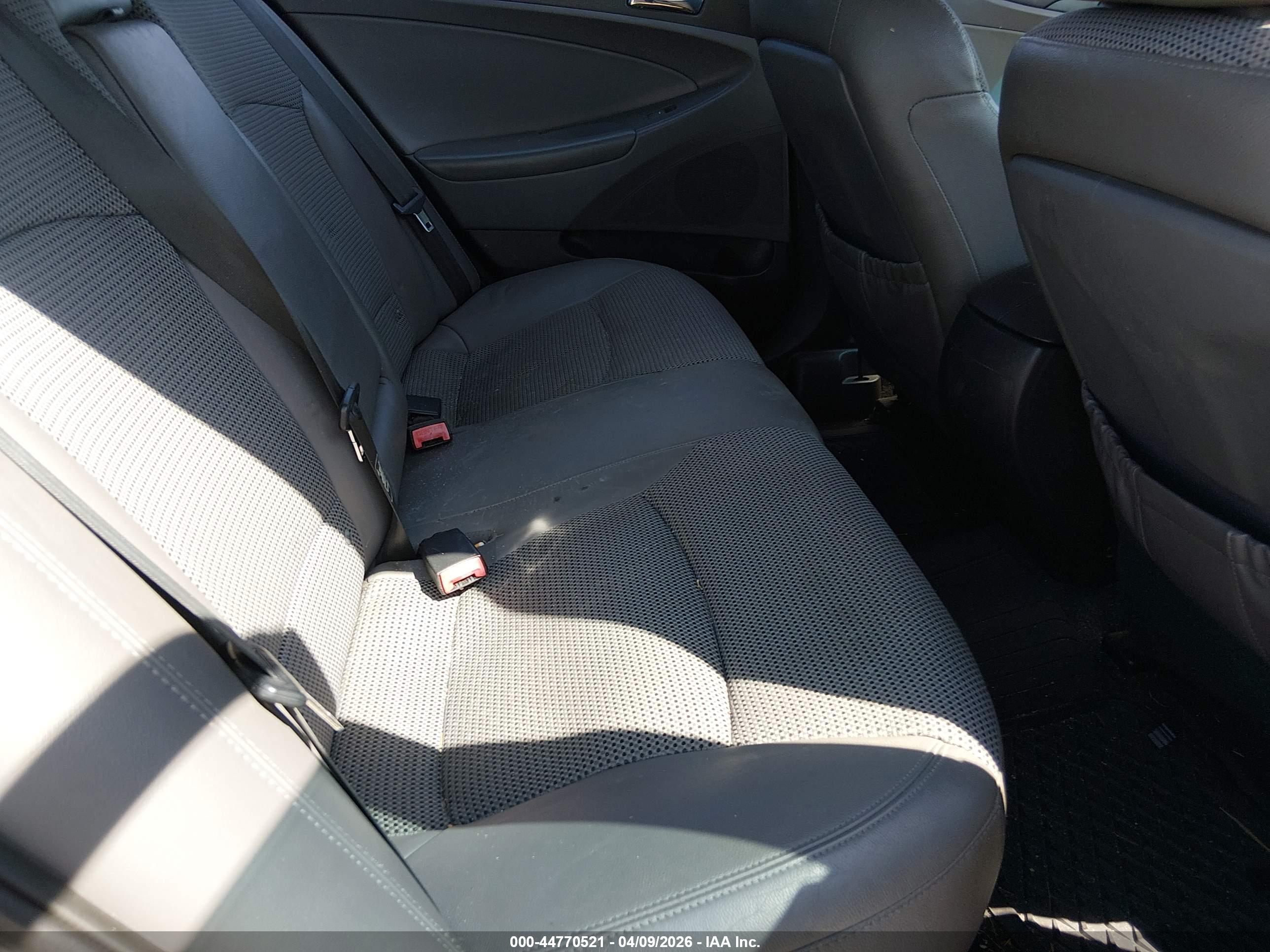 HYUNDAI SONATA image 8