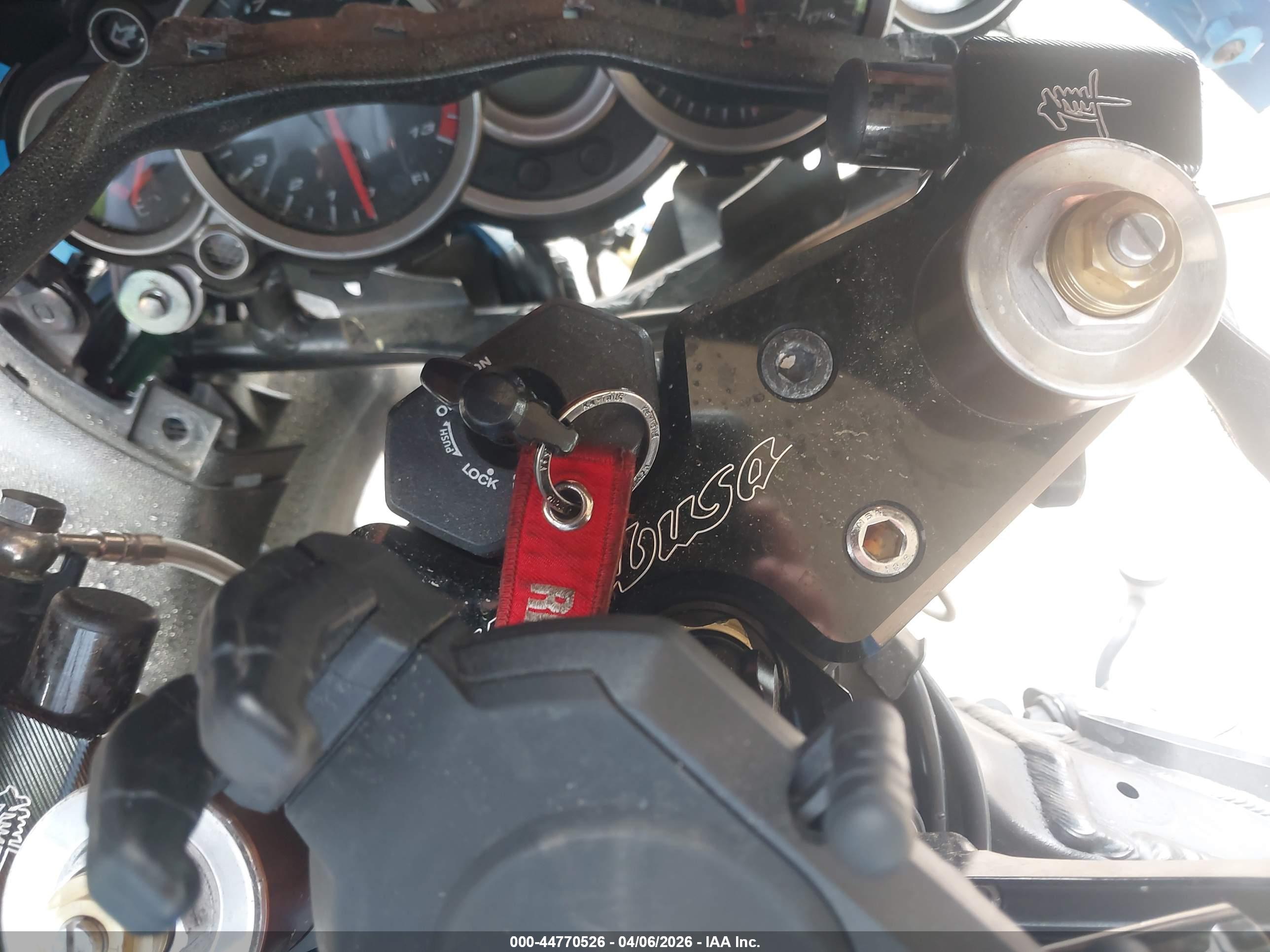 SUZUKI GSX1300 image 11