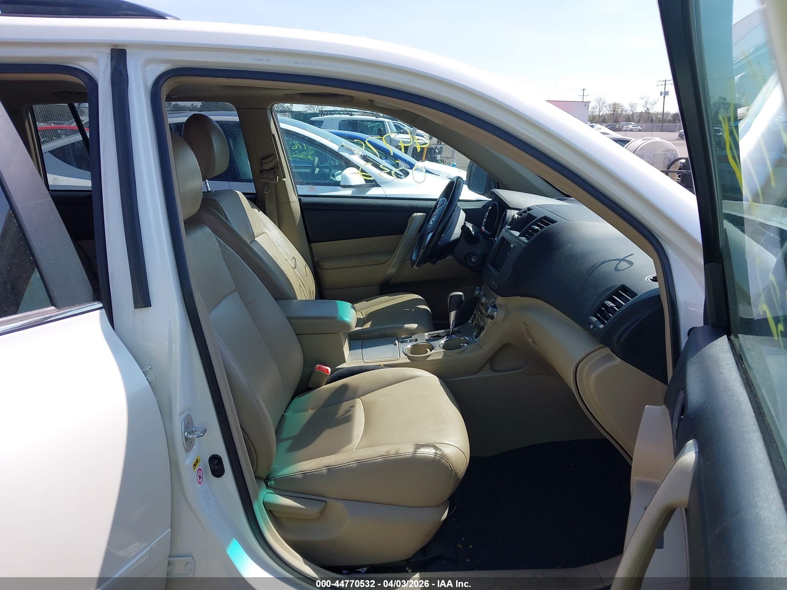 TOYOTA HIGHLANDER image 5