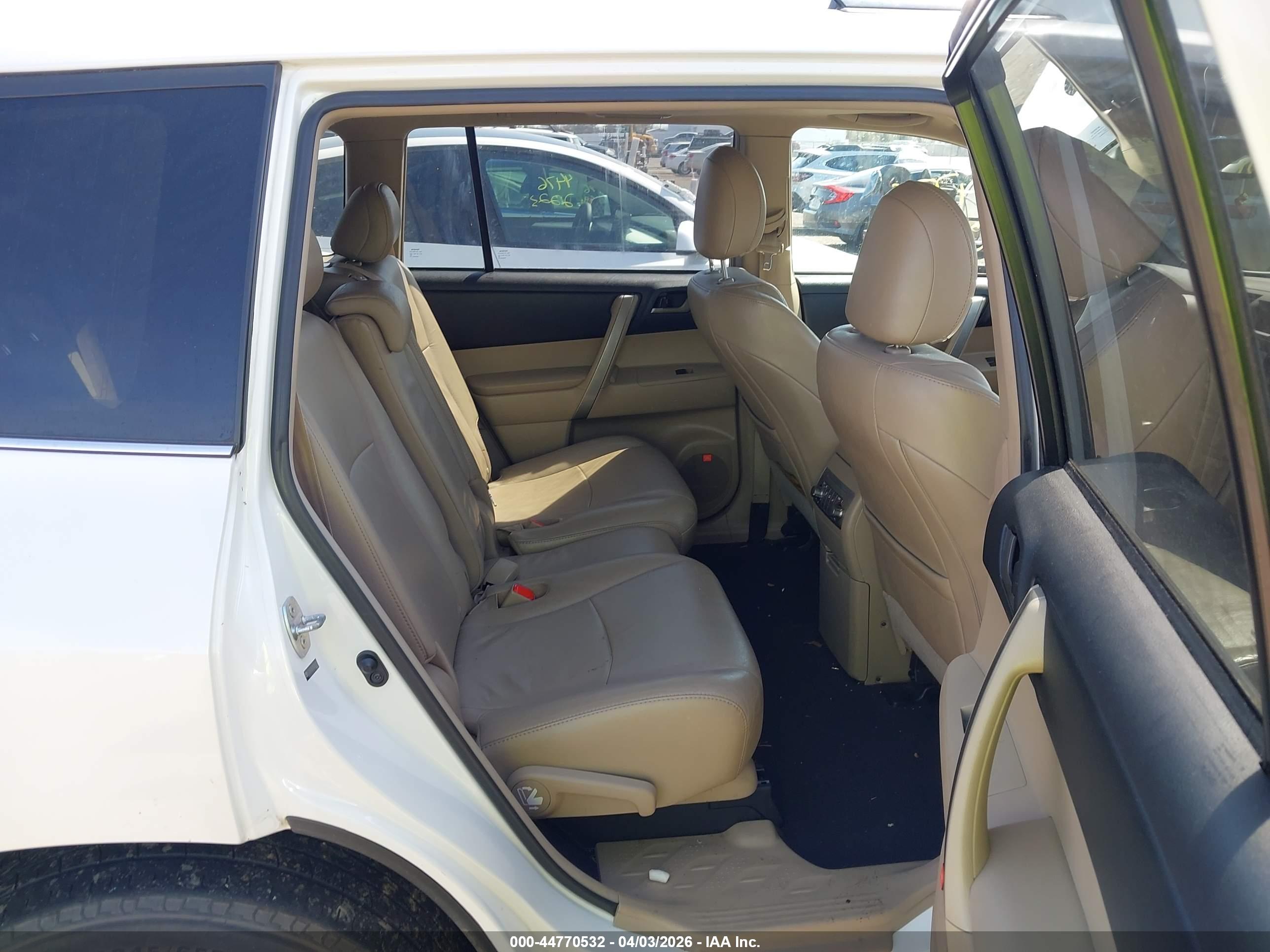 TOYOTA HIGHLANDER image 8