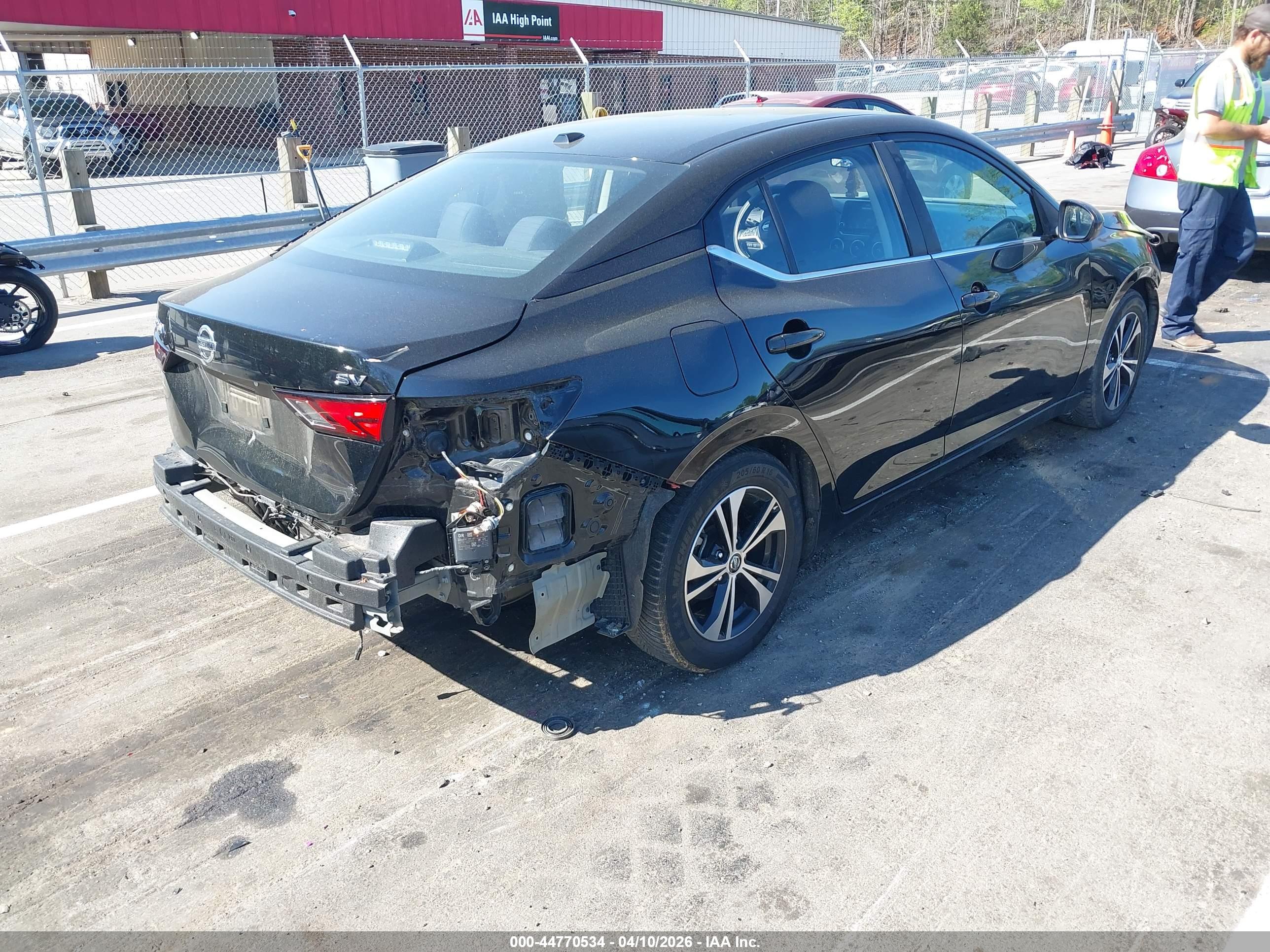 NISSAN SENTRA image 4