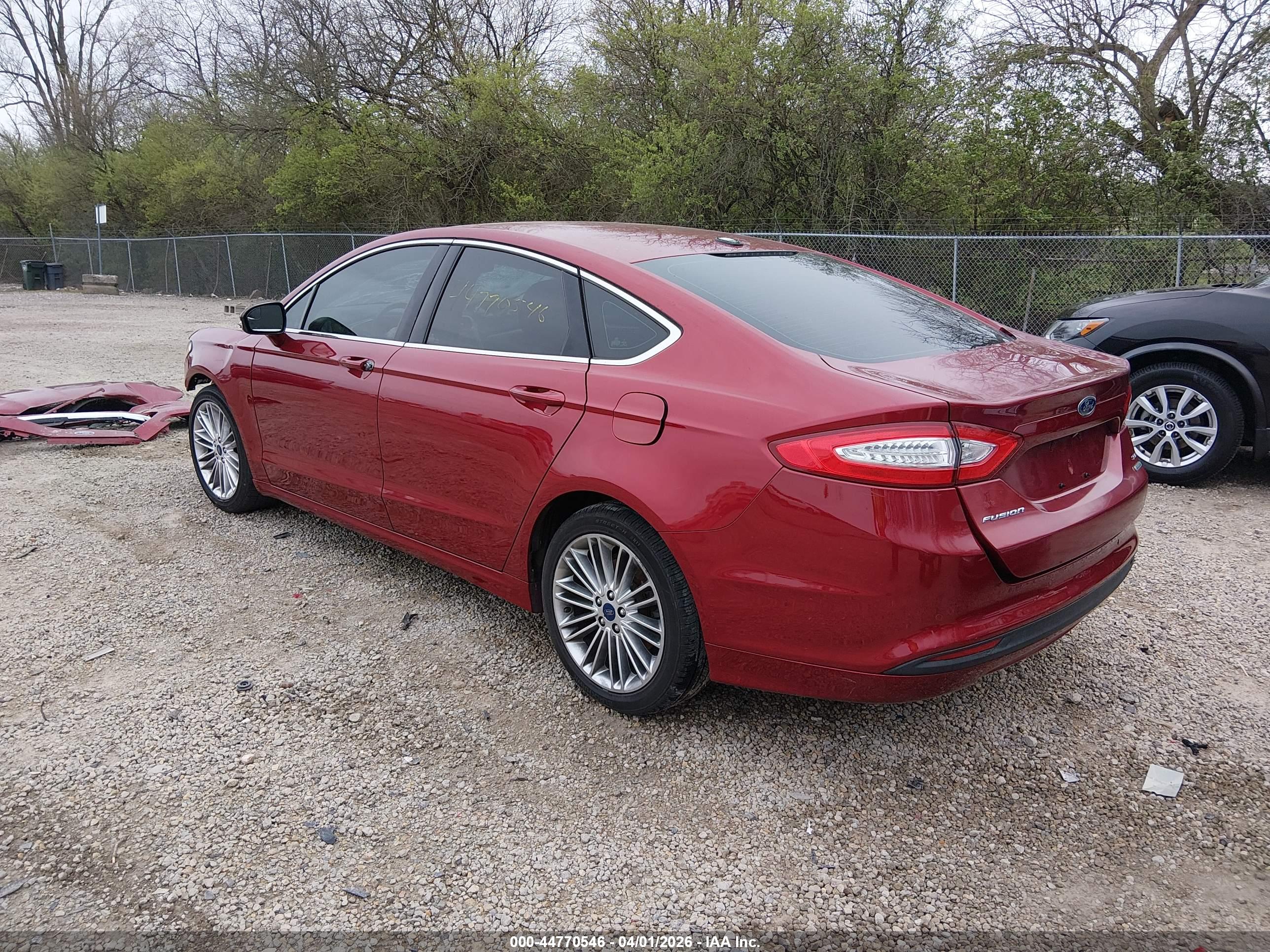 FORD FUSION image 3